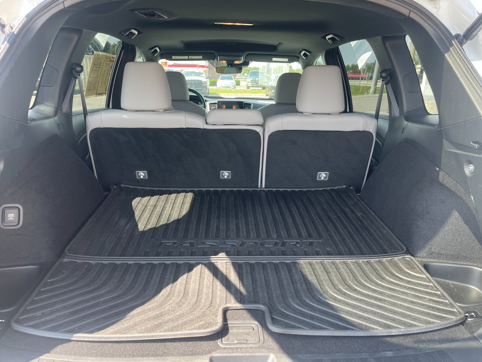 Used 2022 White Honda EX-L image 17