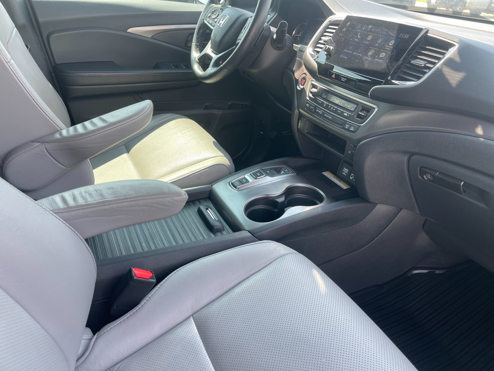 Used 2022 White Honda EX-L image 18