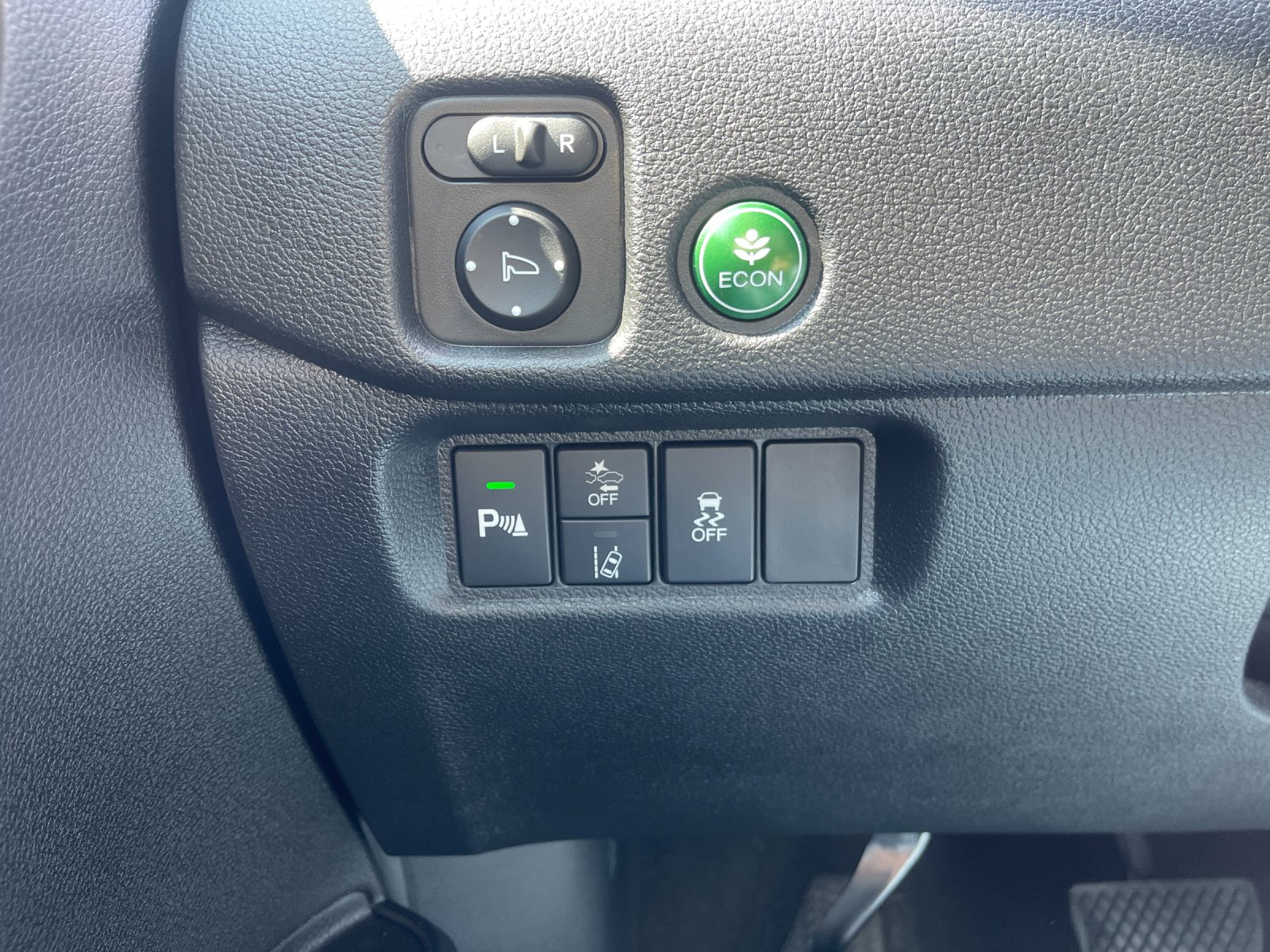 Used 2022 White Honda EX-L image 32