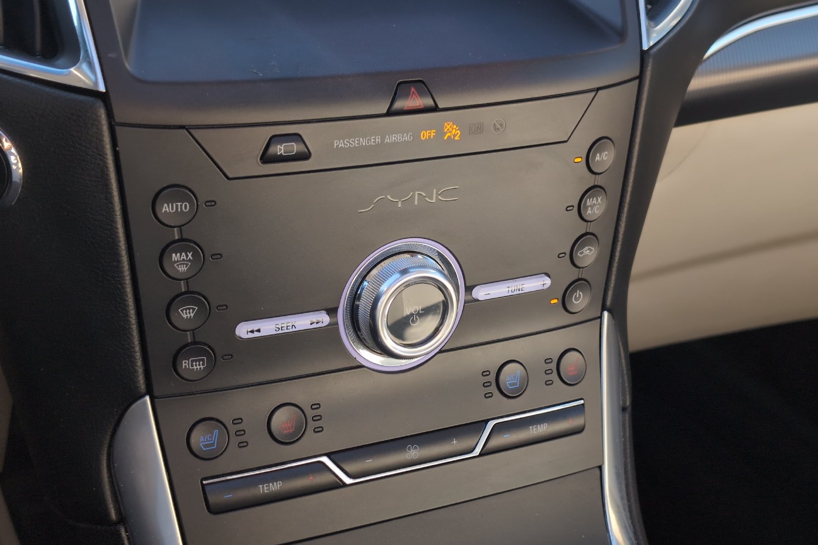 Used 2020 White Ford Titanium image 22