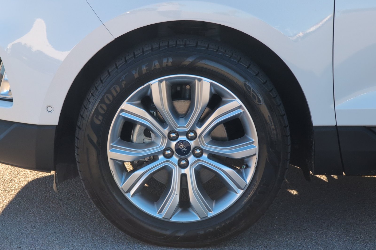Used 2020 White Ford Titanium image 28