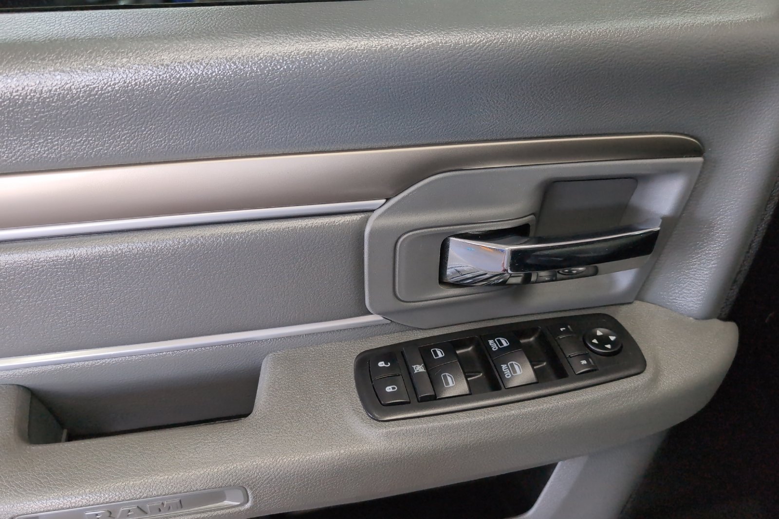 Used 2019 Silver Ram SLT image 12