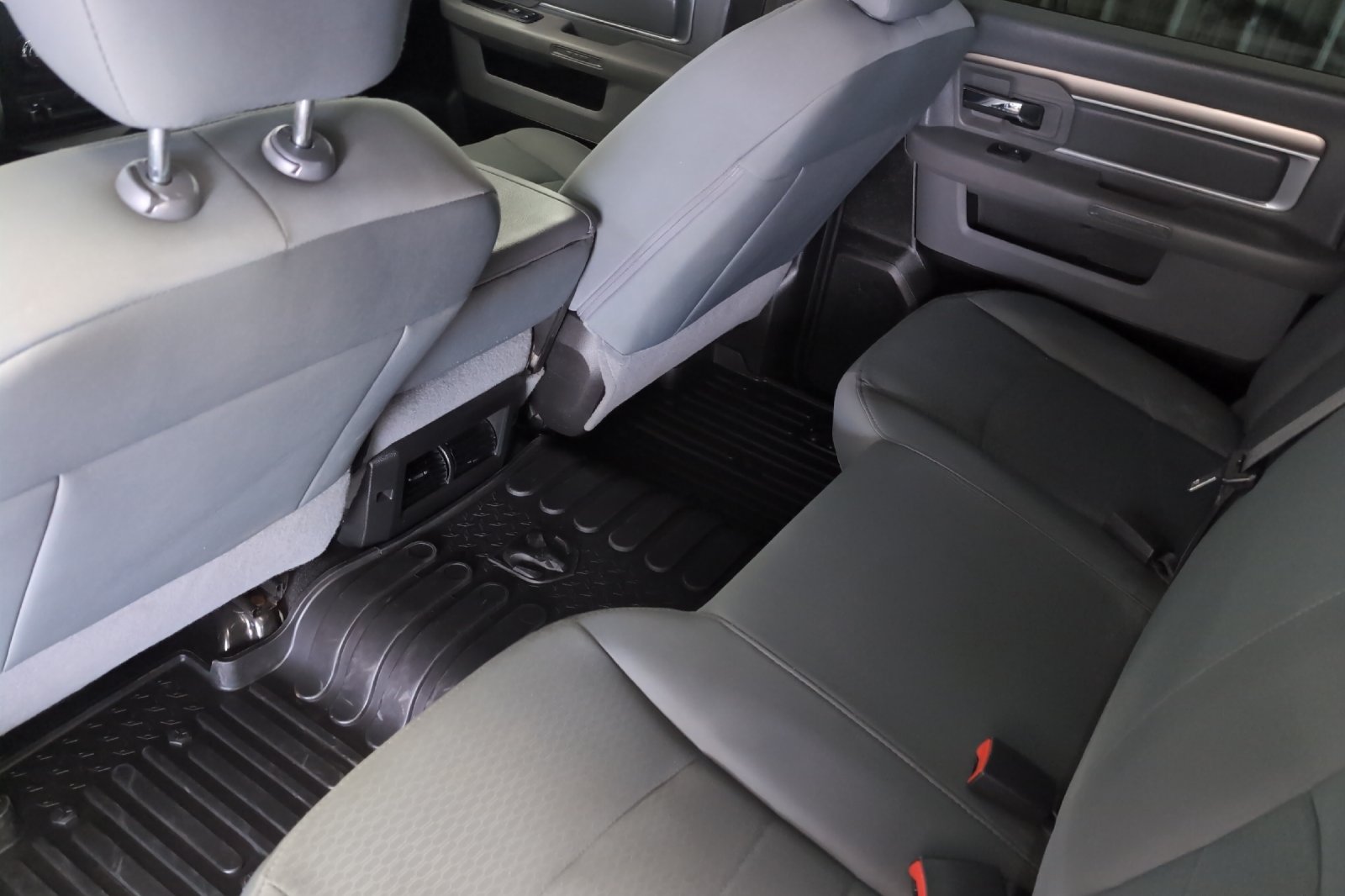Used 2019 Silver Ram SLT image 13