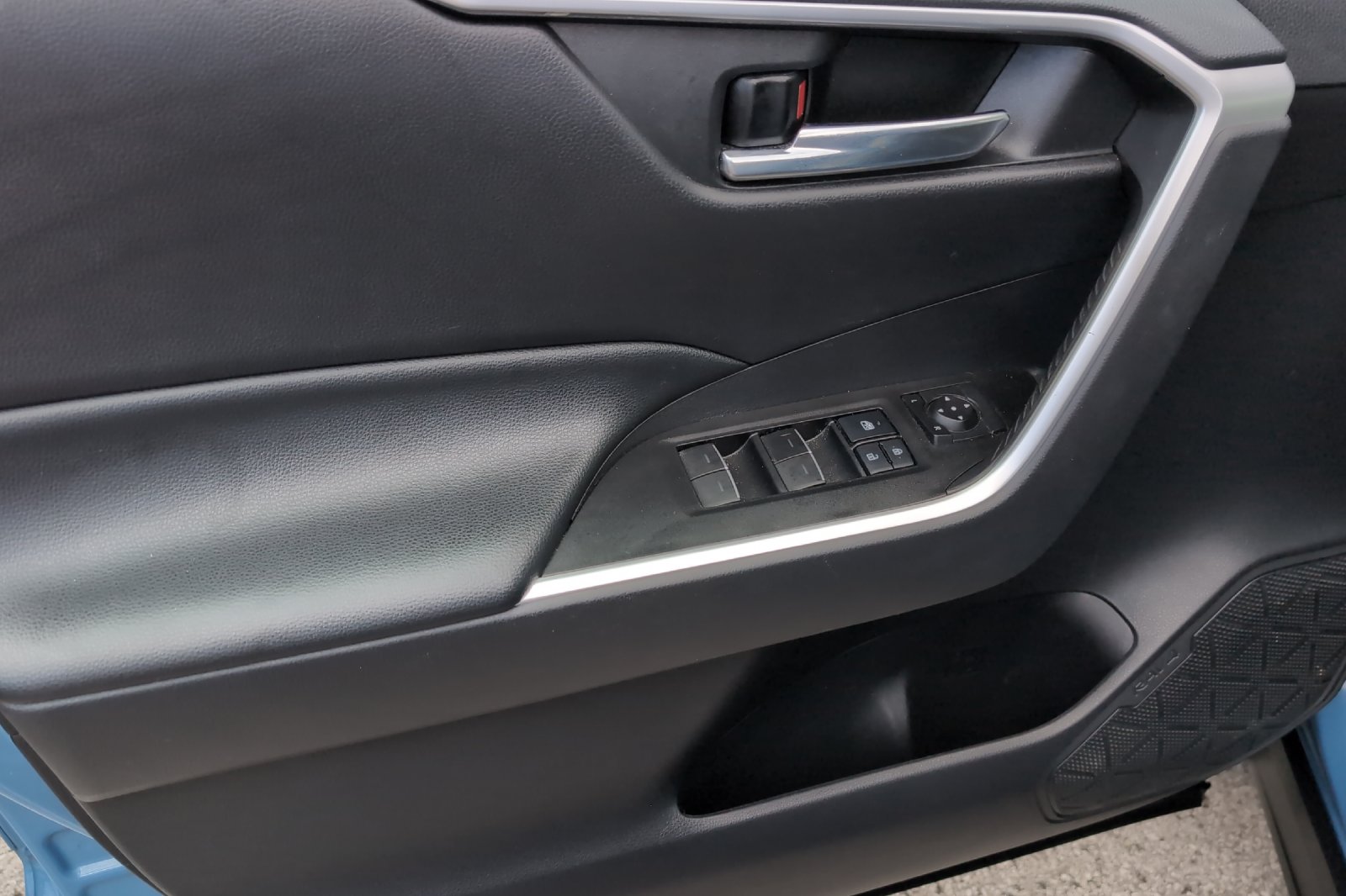 Used 2022 Blue Toyota SE image 12