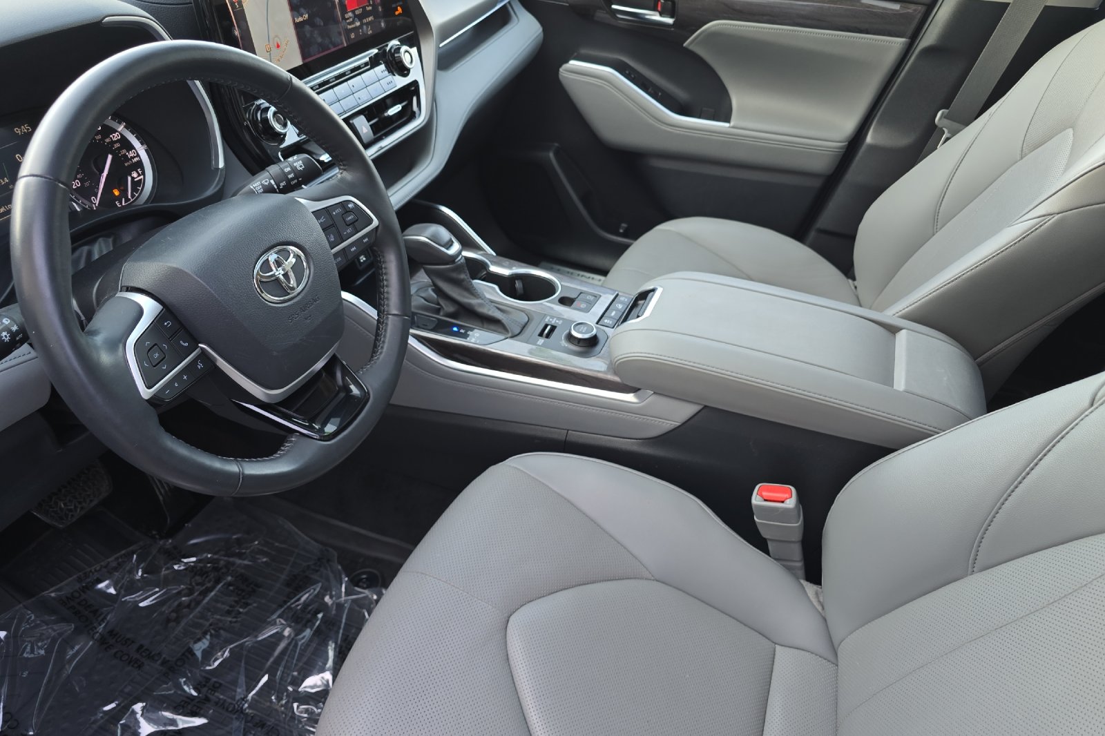 Used 2022  Toyota Limited image 7