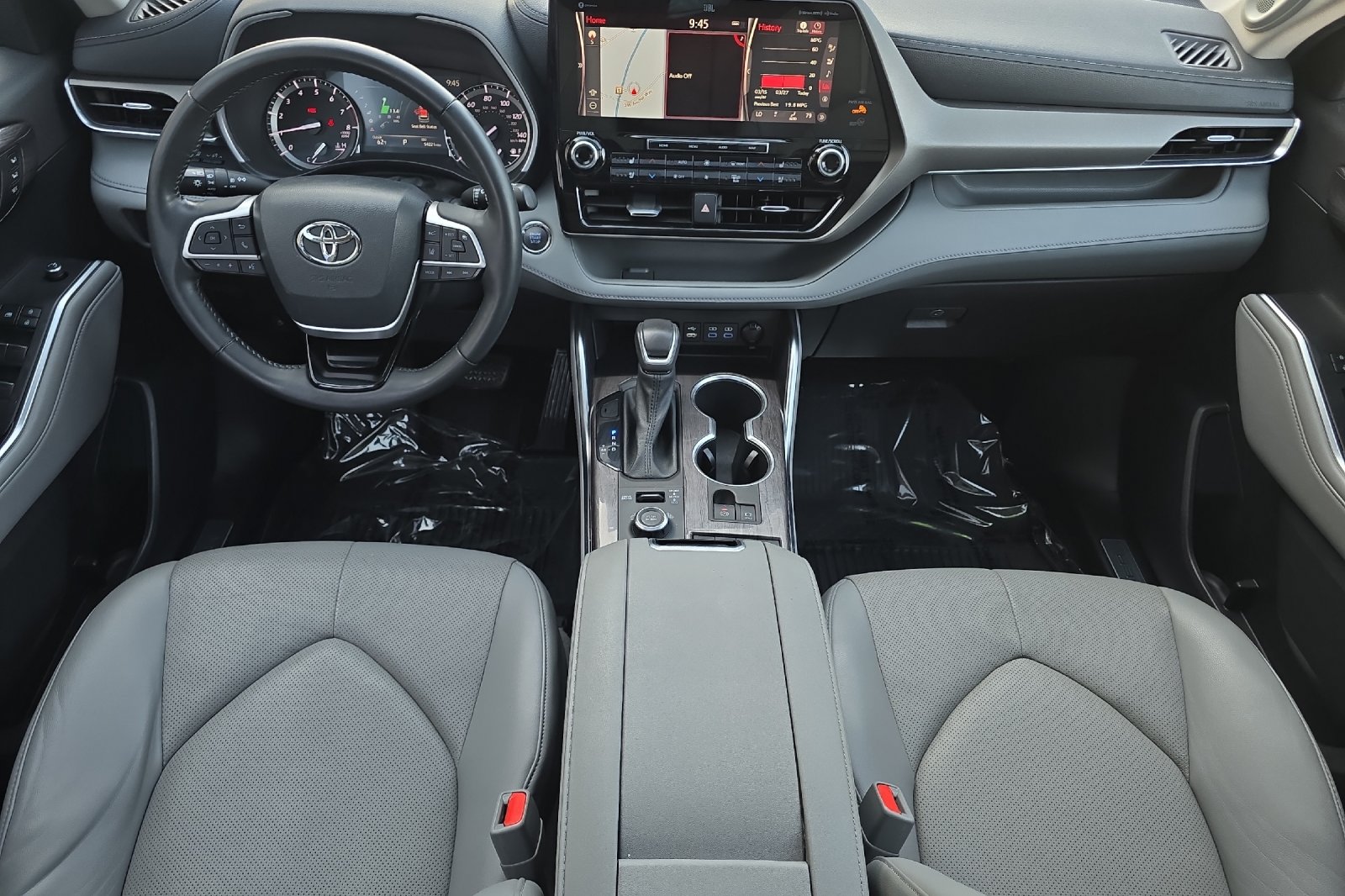 Used 2022  Toyota Limited image 10