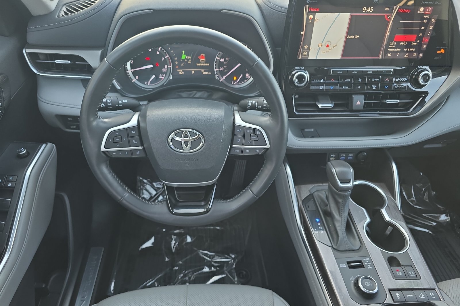 Used 2022  Toyota Limited image 11