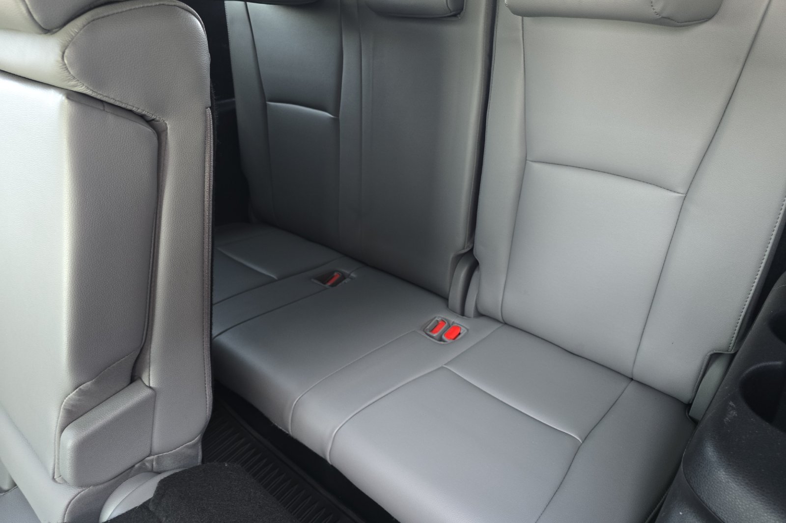Used 2022  Toyota Limited image 12
