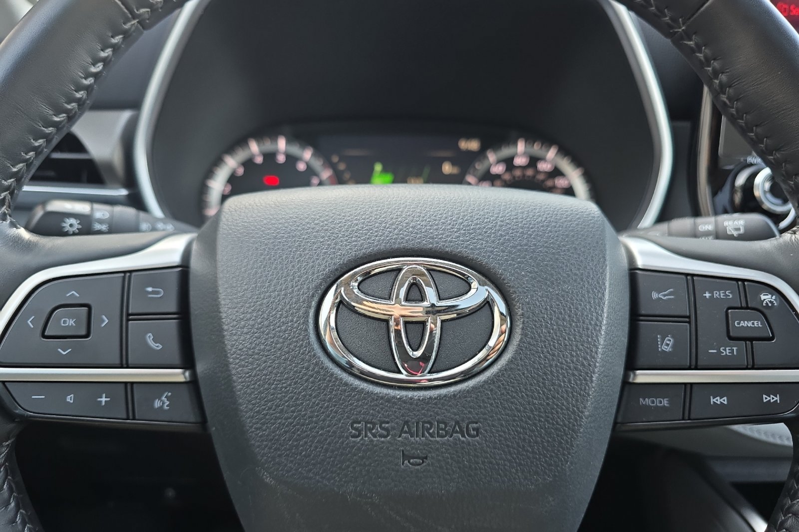 Used 2022  Toyota Limited image 22