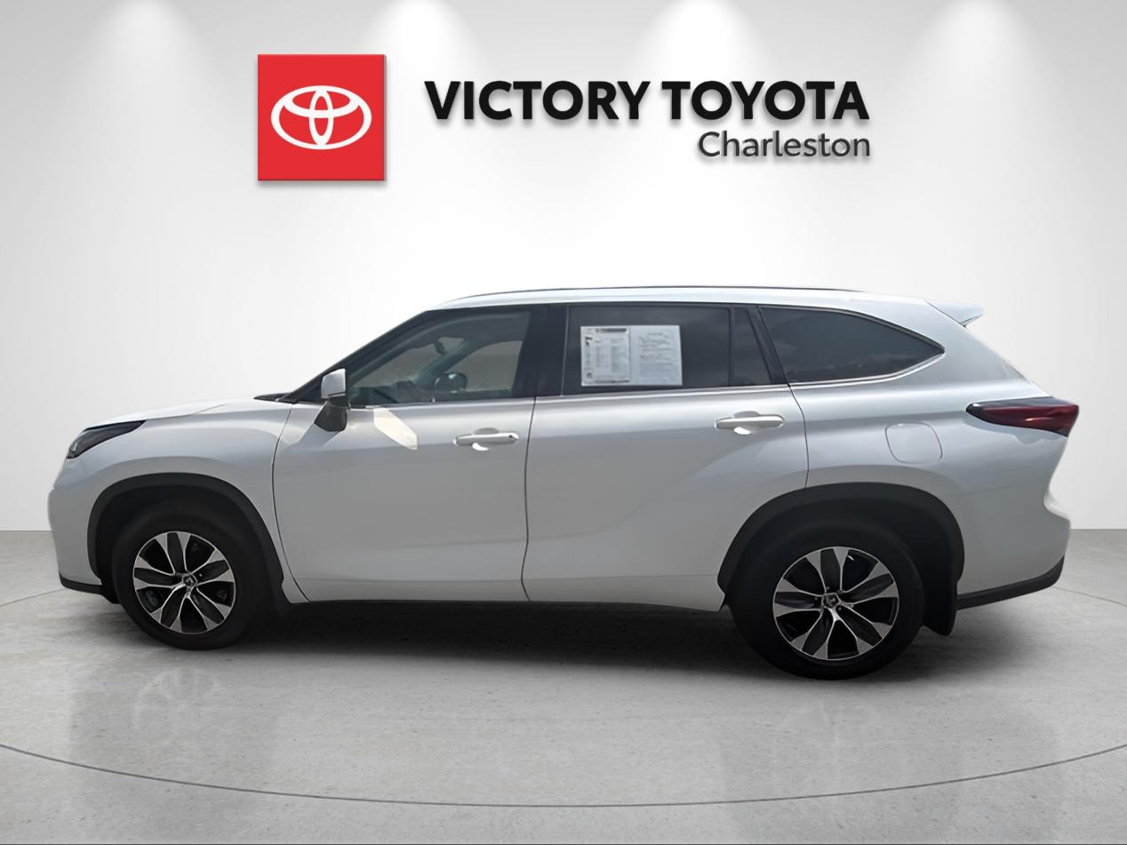 Used 2021 White Toyota XLE image 2