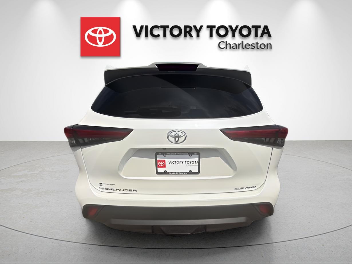 Used 2021 White Toyota XLE image 4