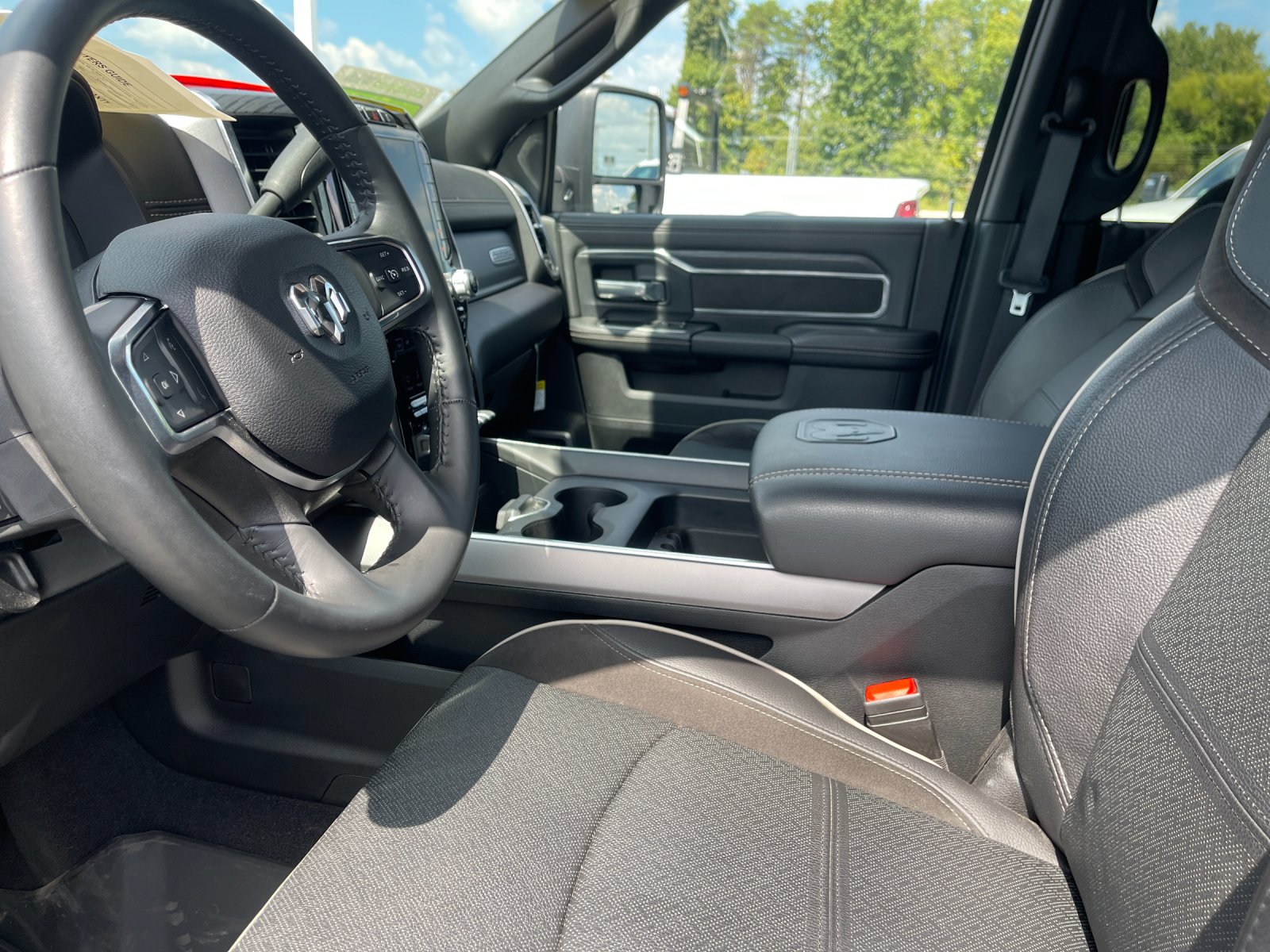Used 2023 Blue Ram Laramie image 10