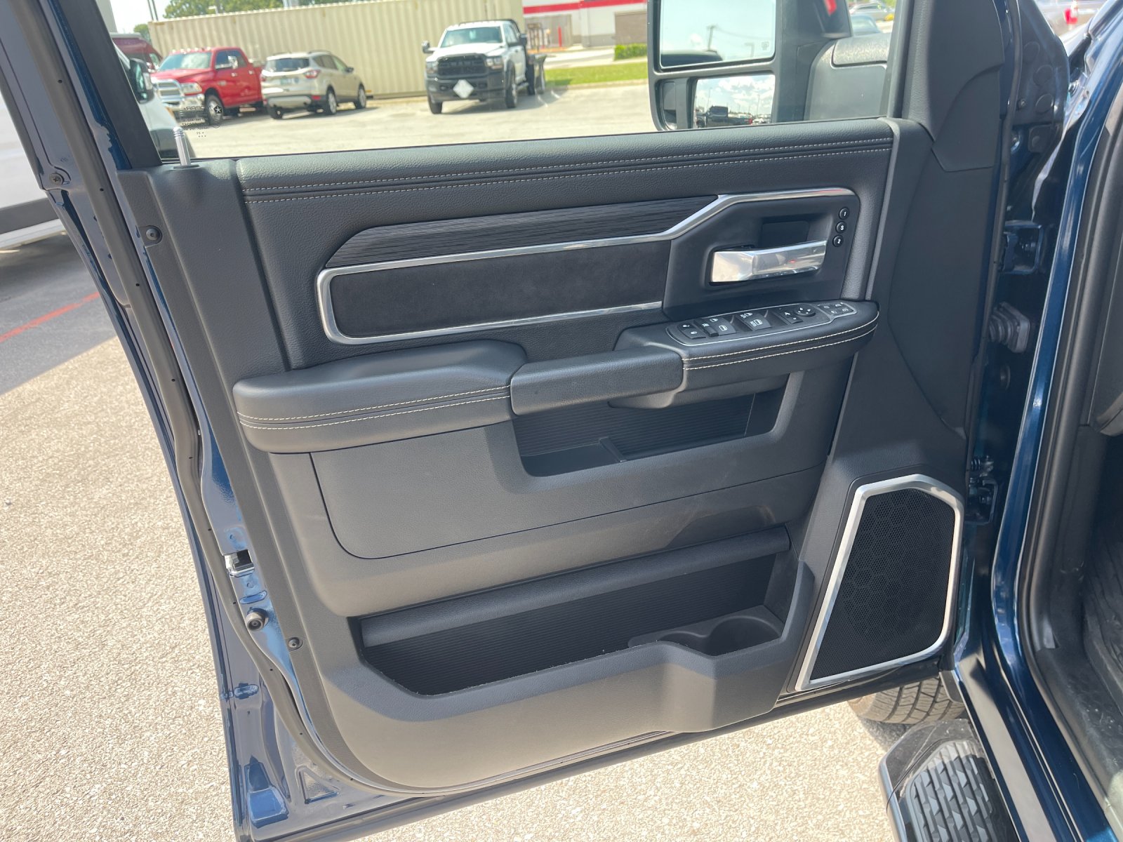 Used 2023 Blue Ram Laramie image 11