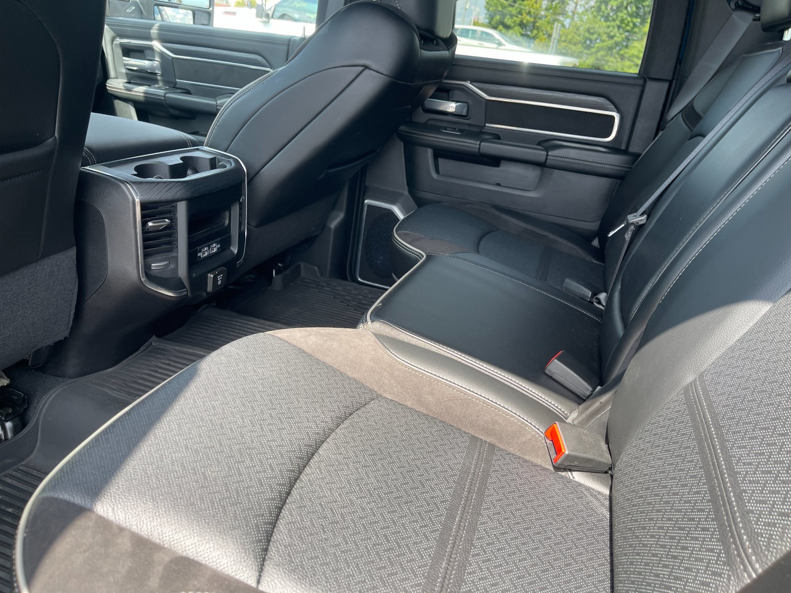 Used 2023 Blue Ram Laramie image 13