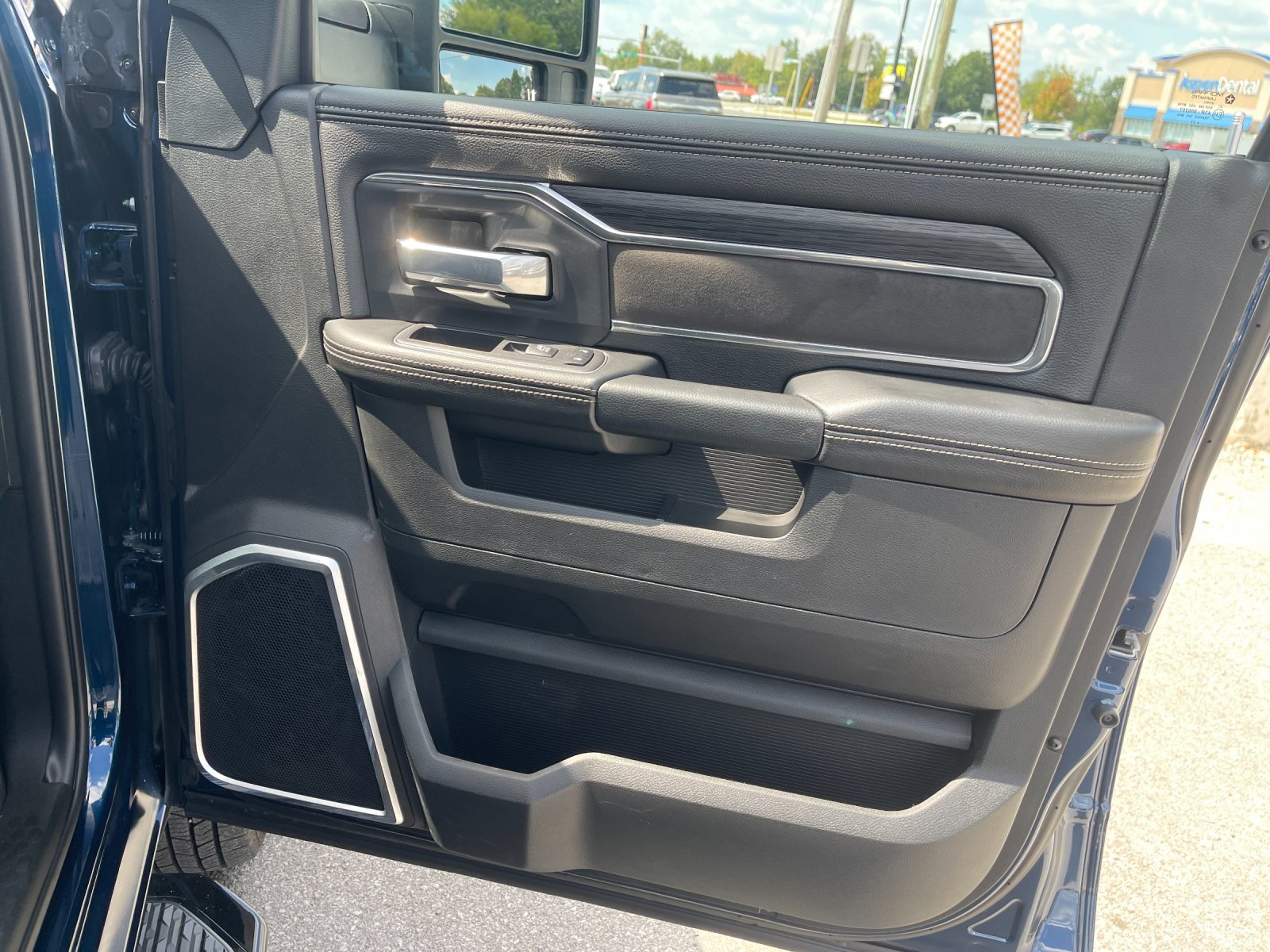 Used 2023 Blue Ram Laramie image 19