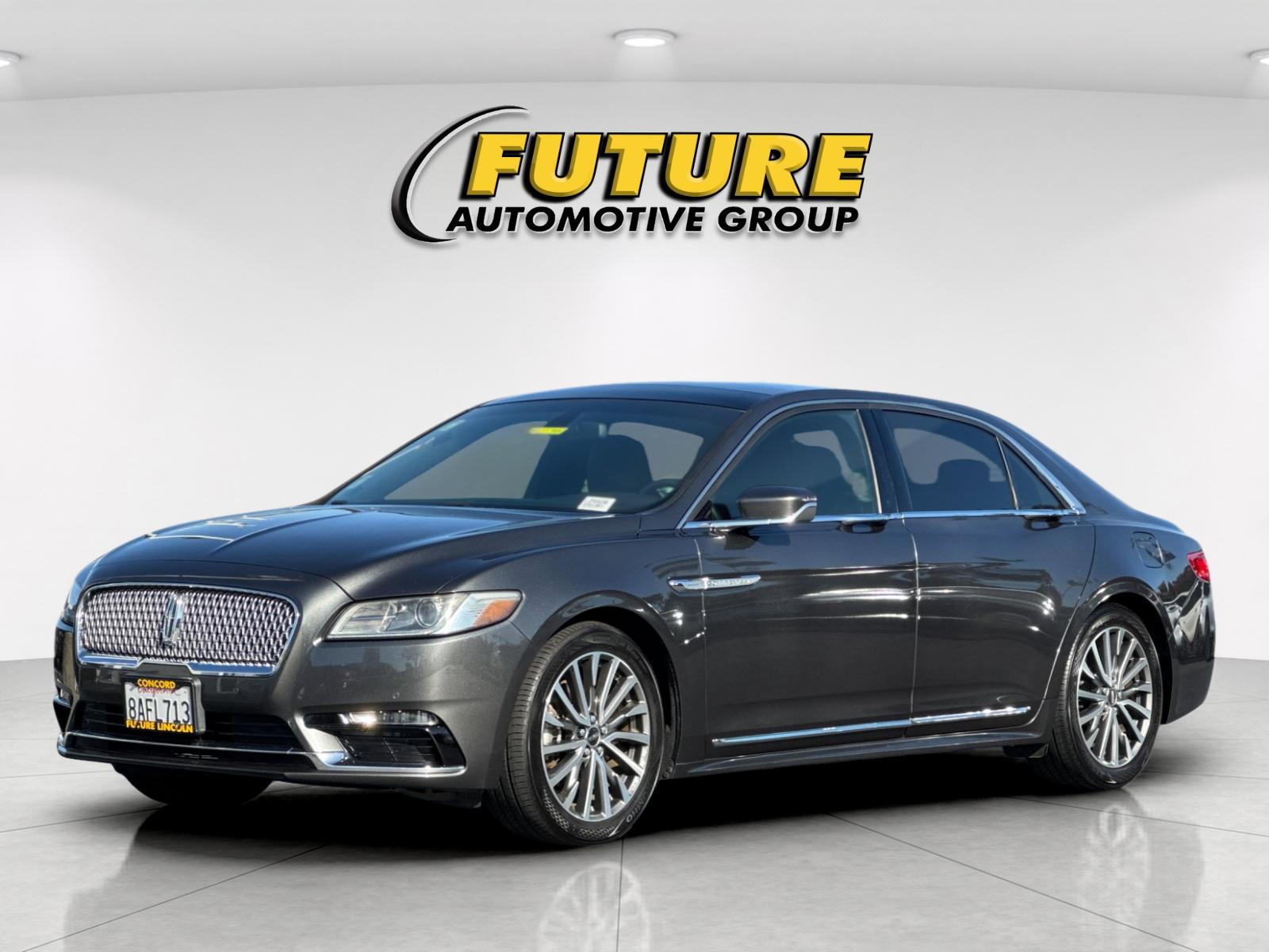 Used 2017 Gray Lincoln Select image 7