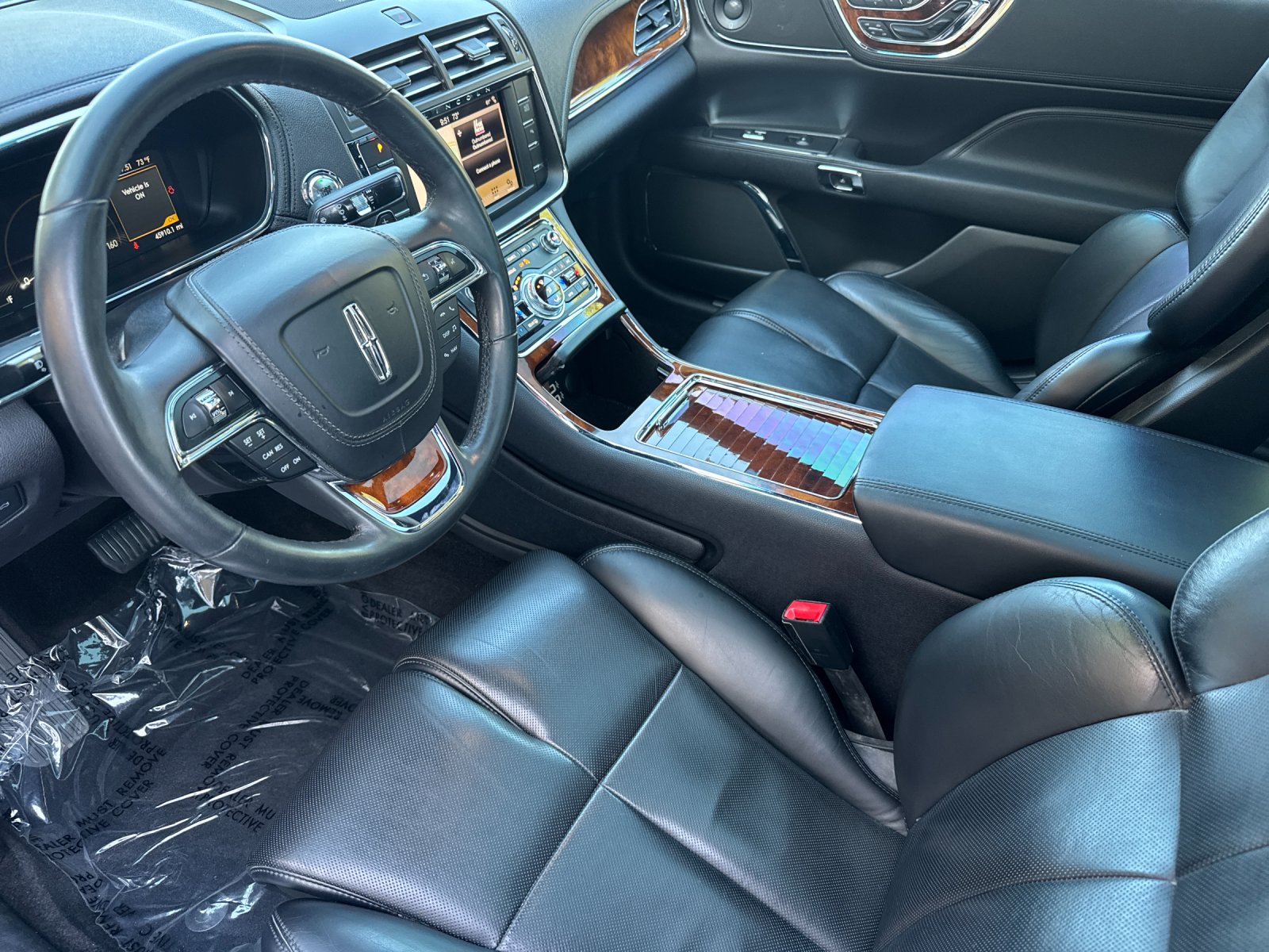 Used 2017 Gray Lincoln Select image 9