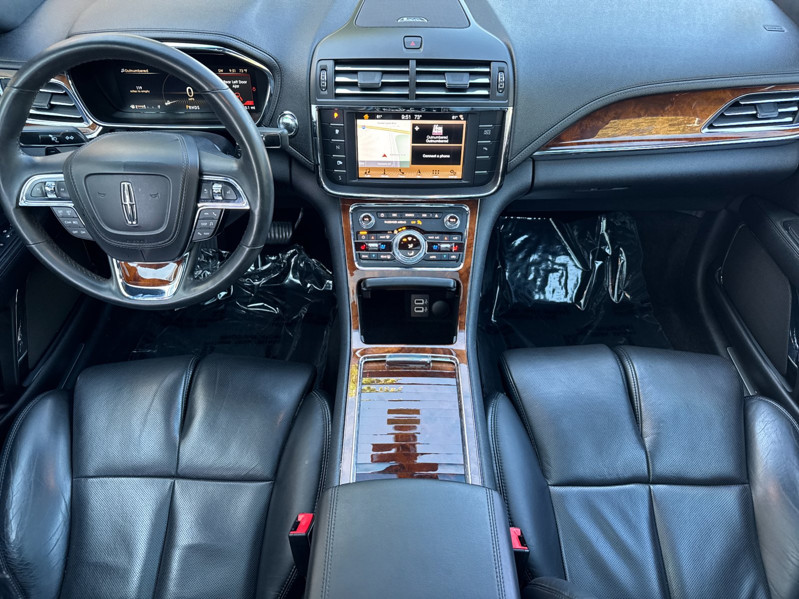 Used 2017 Gray Lincoln Select image 12
