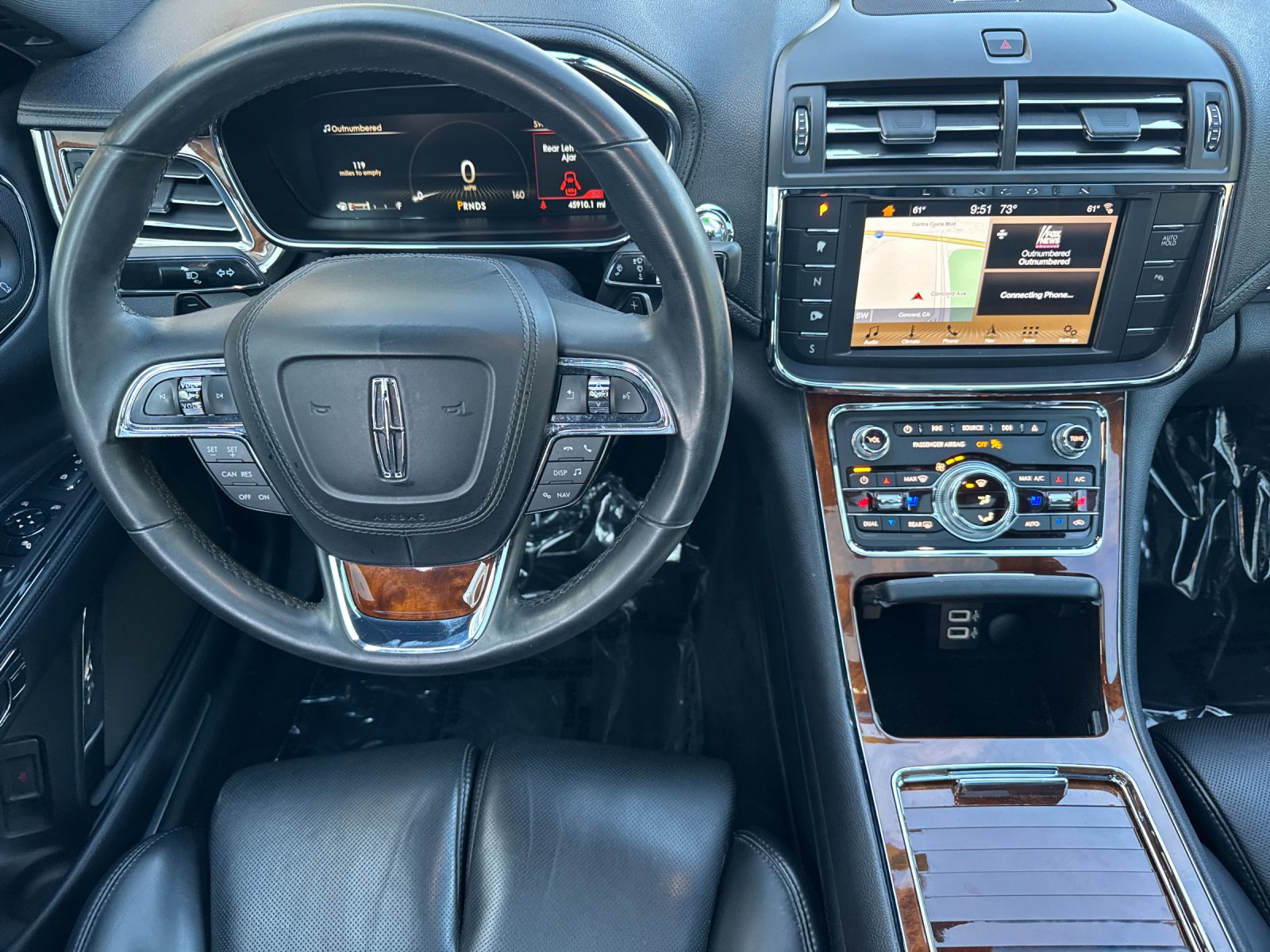 Used 2017 Gray Lincoln Select image 13