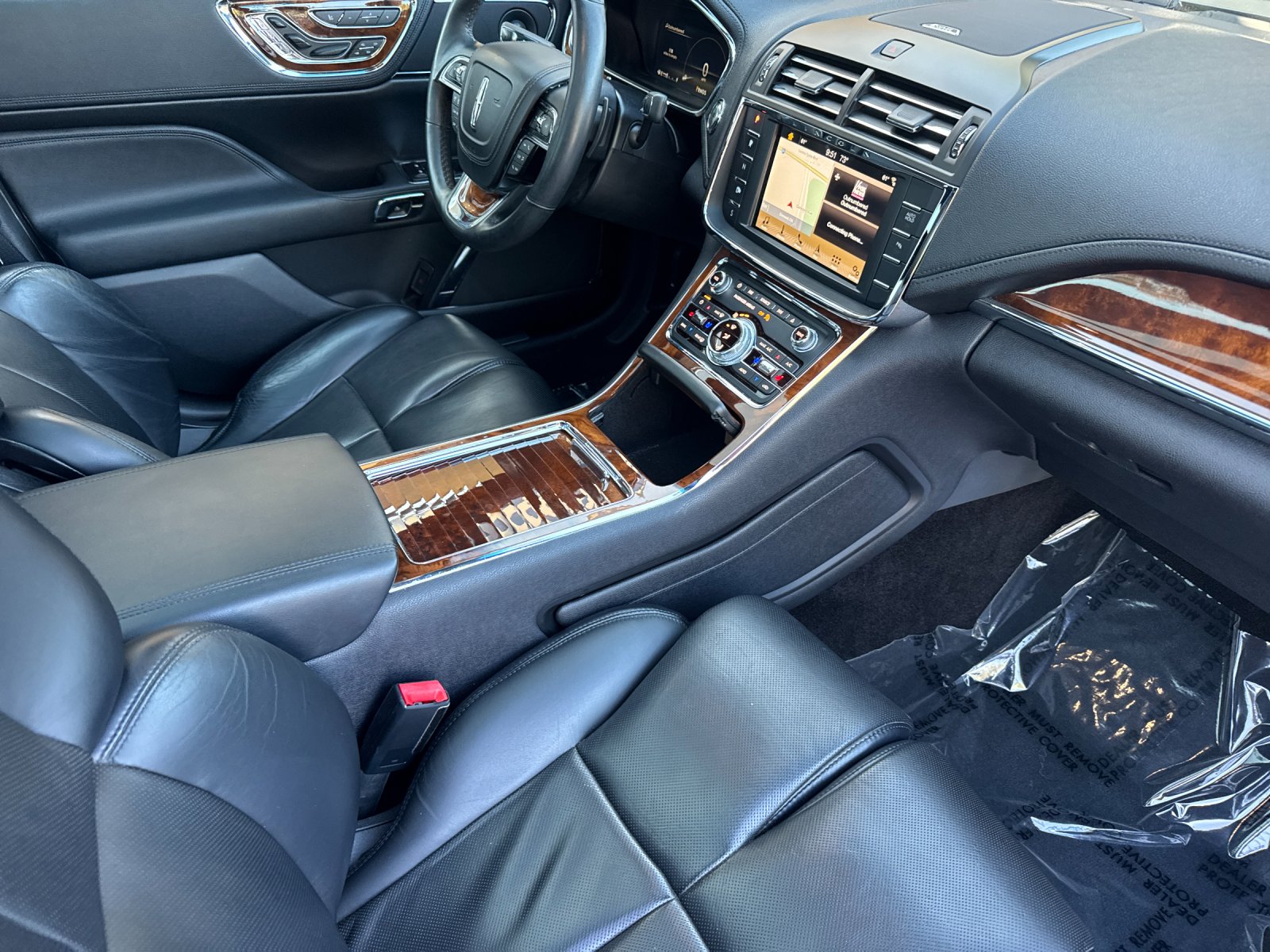 Used 2017 Gray Lincoln Select image 14