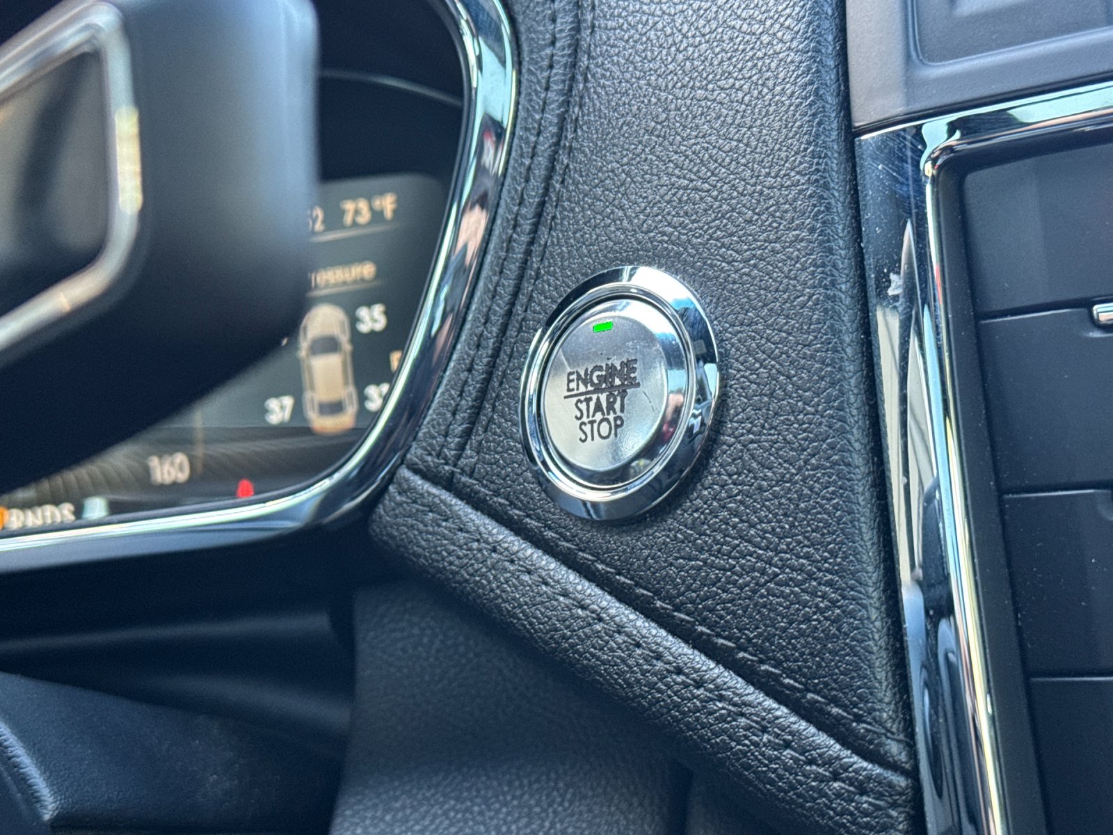 Used 2017 Gray Lincoln Select image 21