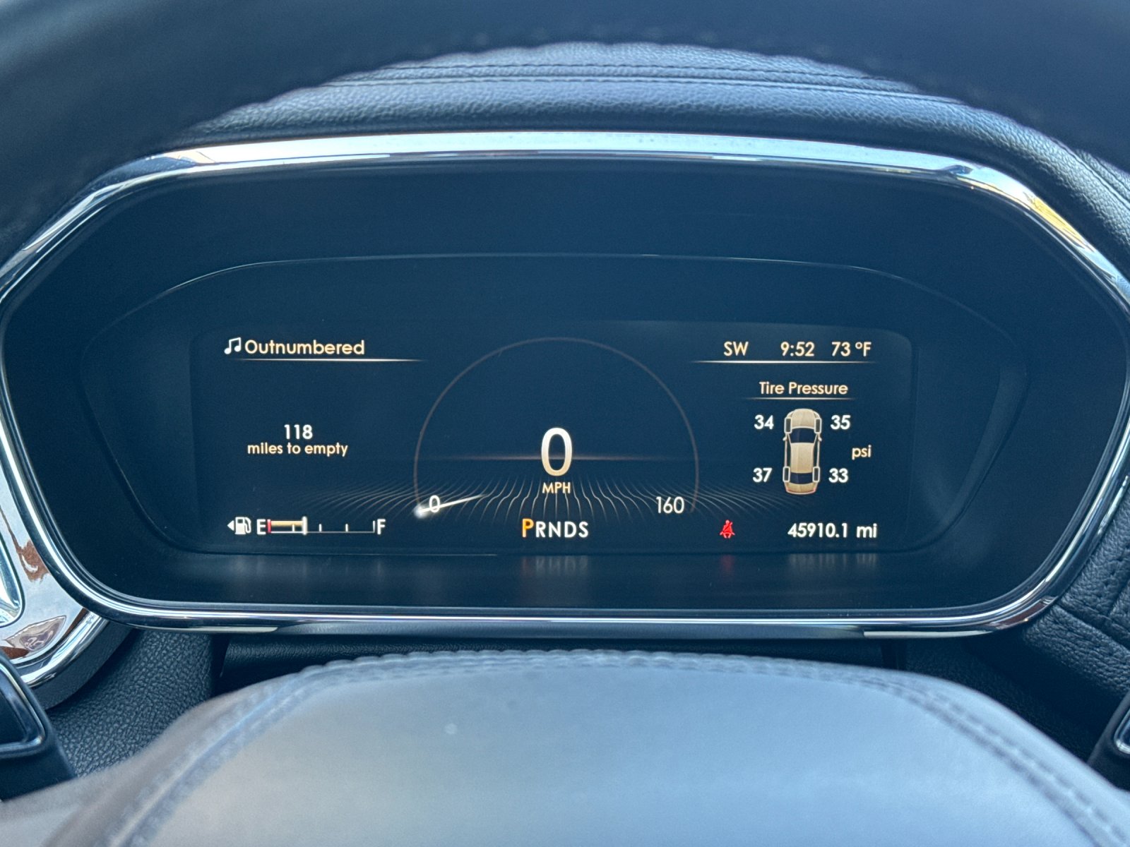 Used 2017 Gray Lincoln Select image 23