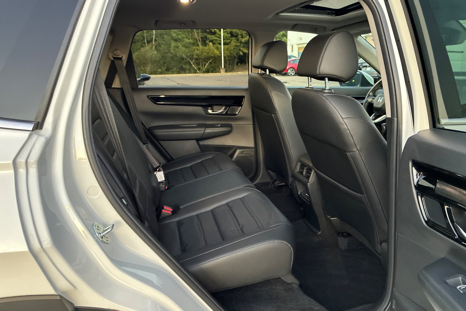 Used 2025 Platinum White Pearl Honda EX-L image 18