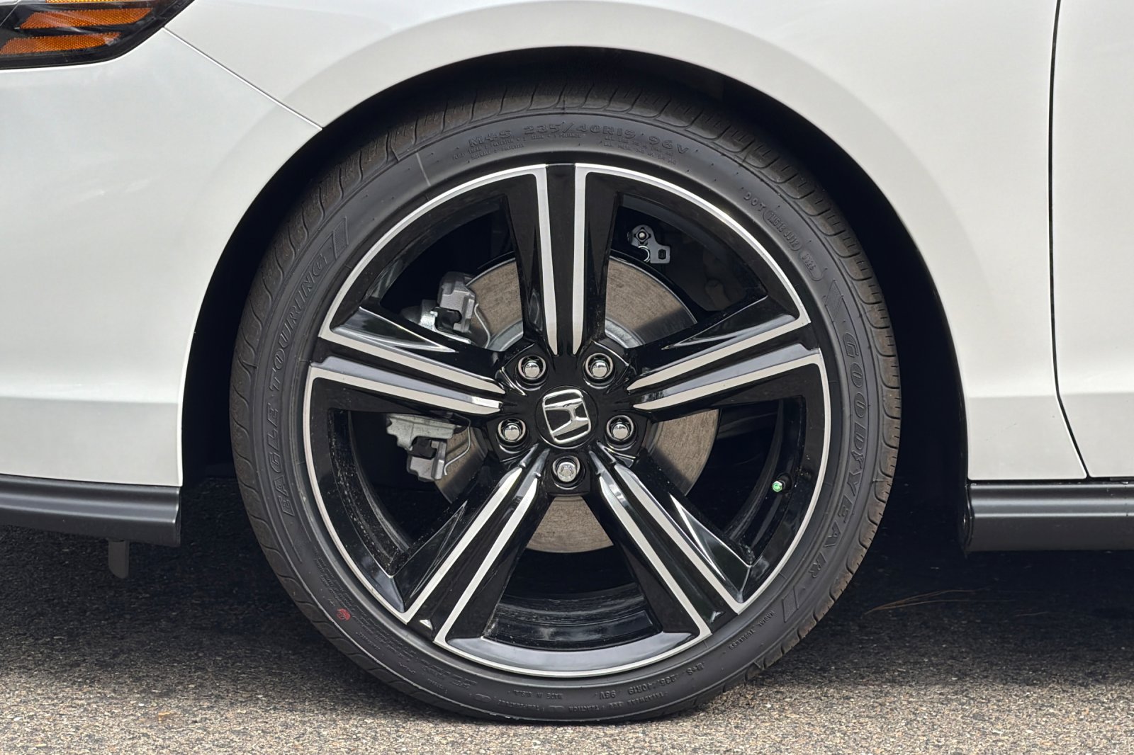 New 2026 Platinum White Pearl Honda Sport image 31