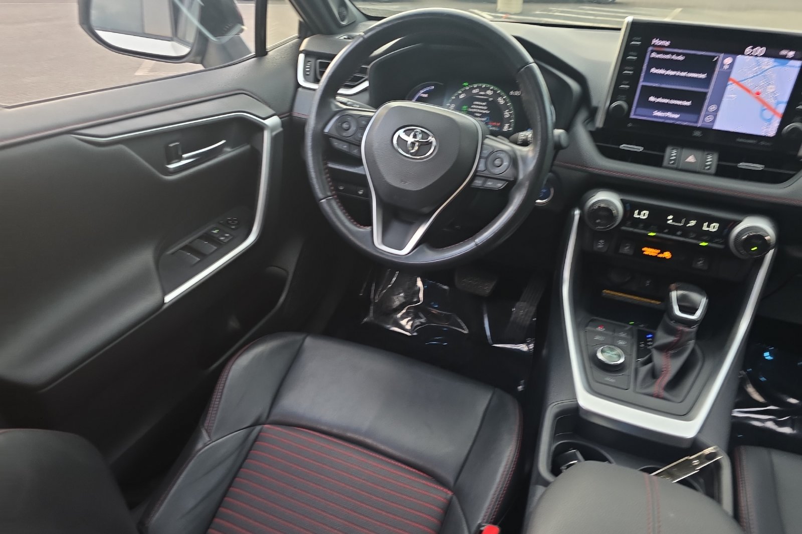 Used 2021 Blizzard Pearl w/Midnight Black Roof Toyota XSE image 15