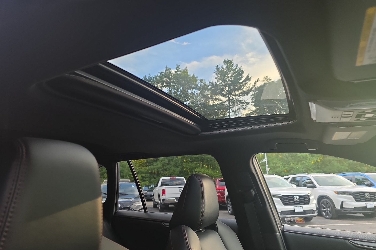 Used 2021 Blizzard Pearl w/Midnight Black Roof Toyota XSE image 18