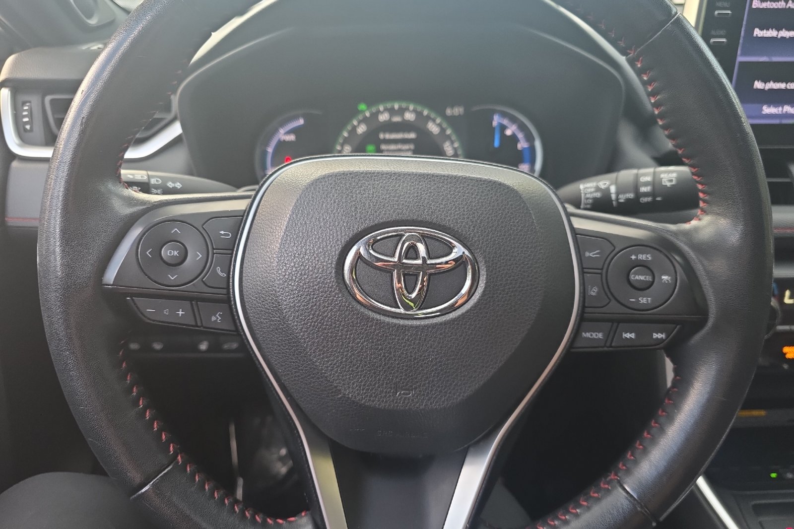 Used 2021 Blizzard Pearl w/Midnight Black Roof Toyota XSE image 23