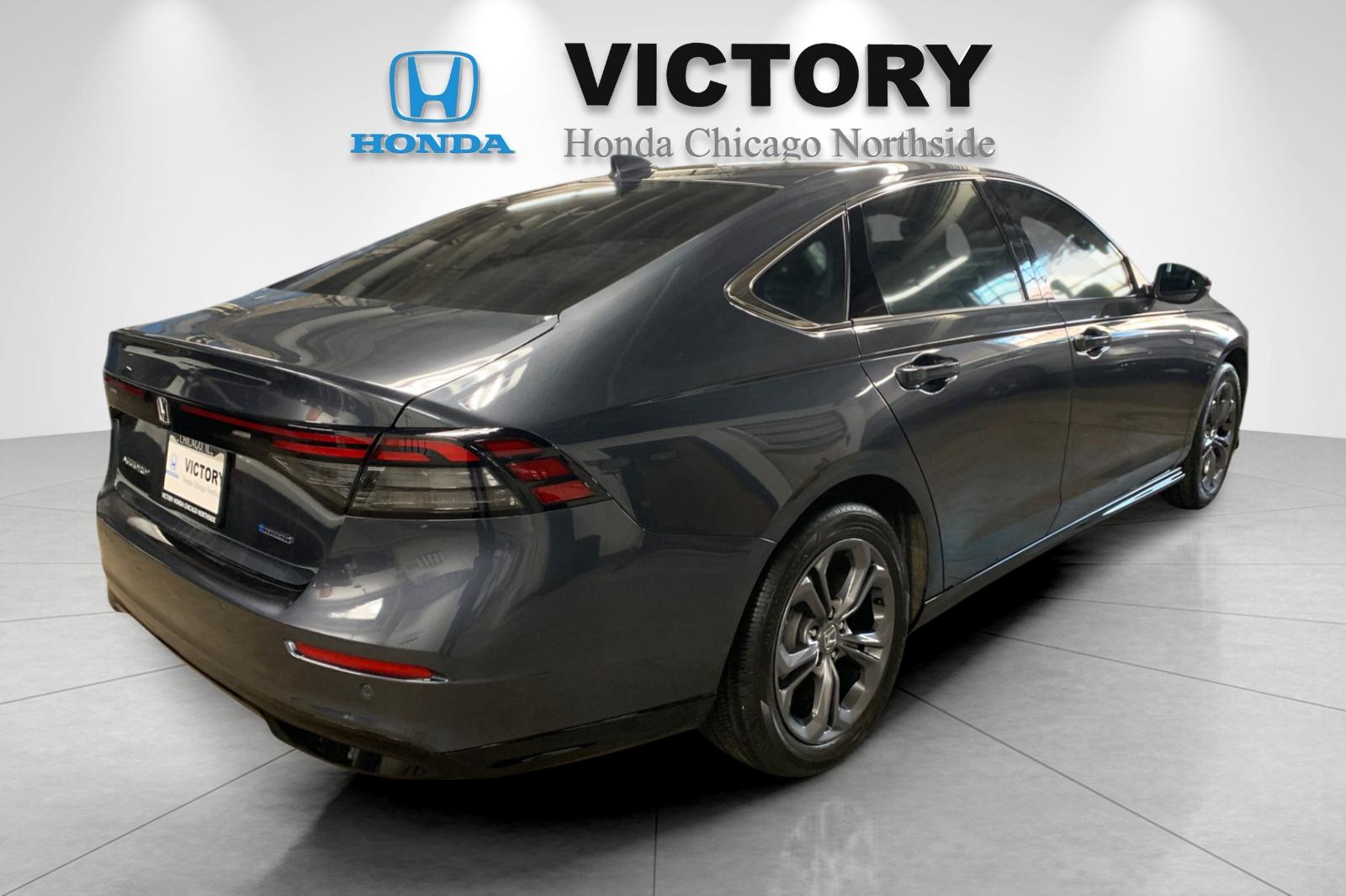Certified Used 2025  Honda EX-L image 3