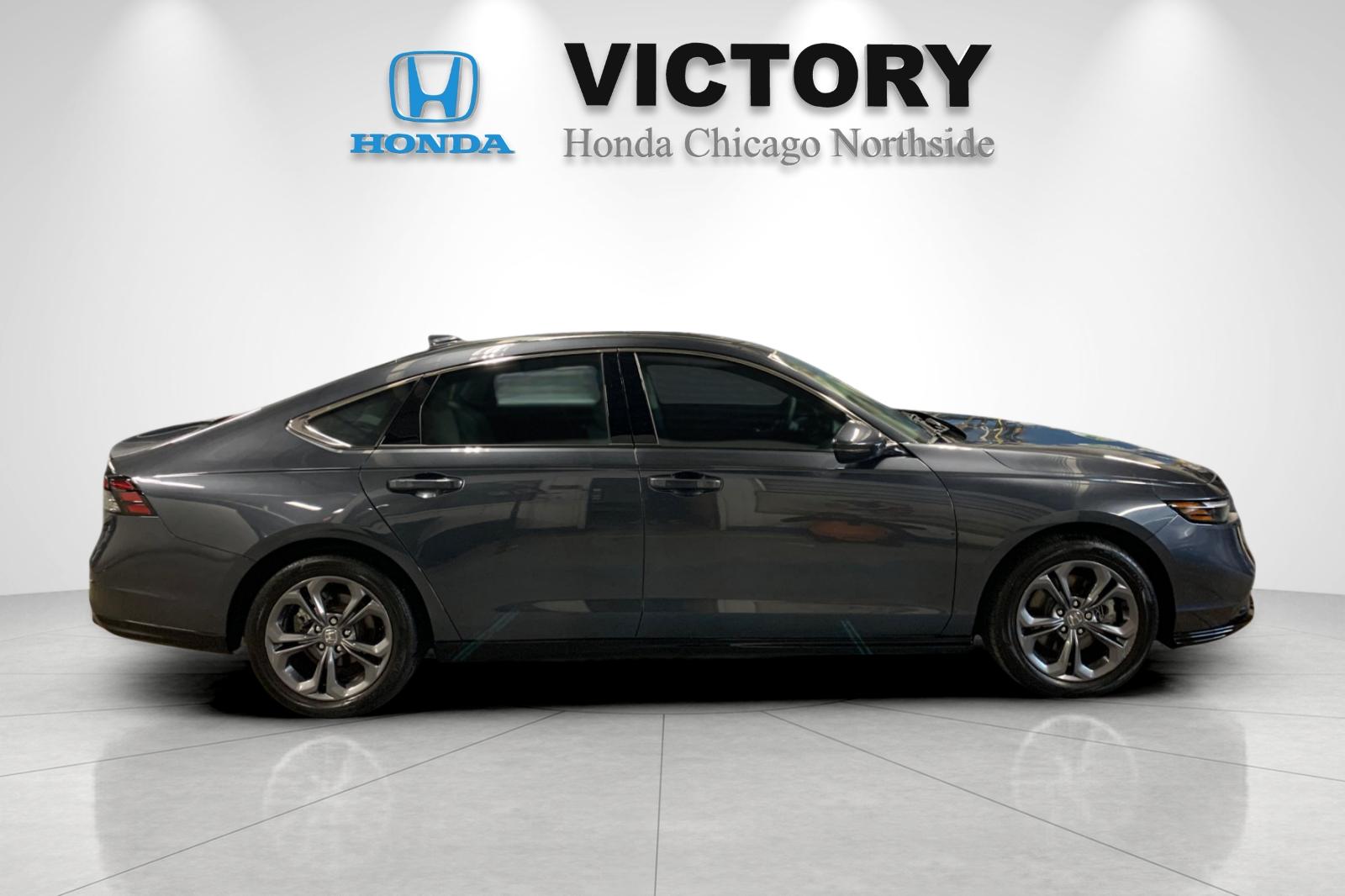 Certified Used 2025  Honda EX-L image 2