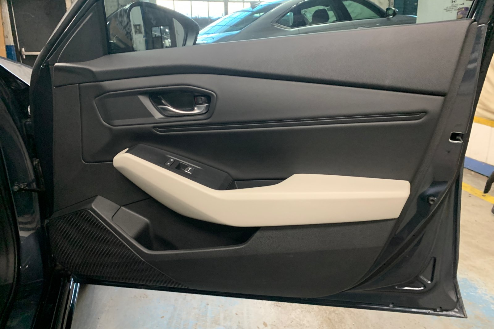 Certified Used 2025  Honda EX-L image 18
