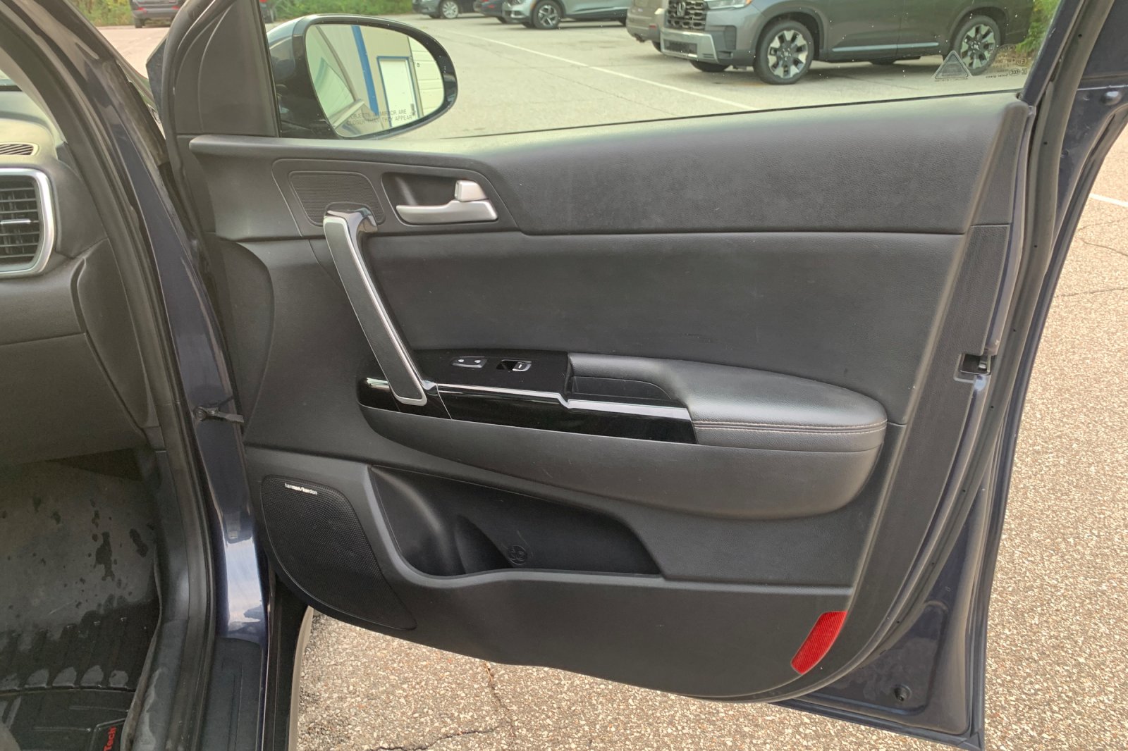 Used 2018 Pacific Blue Kia EX image 21