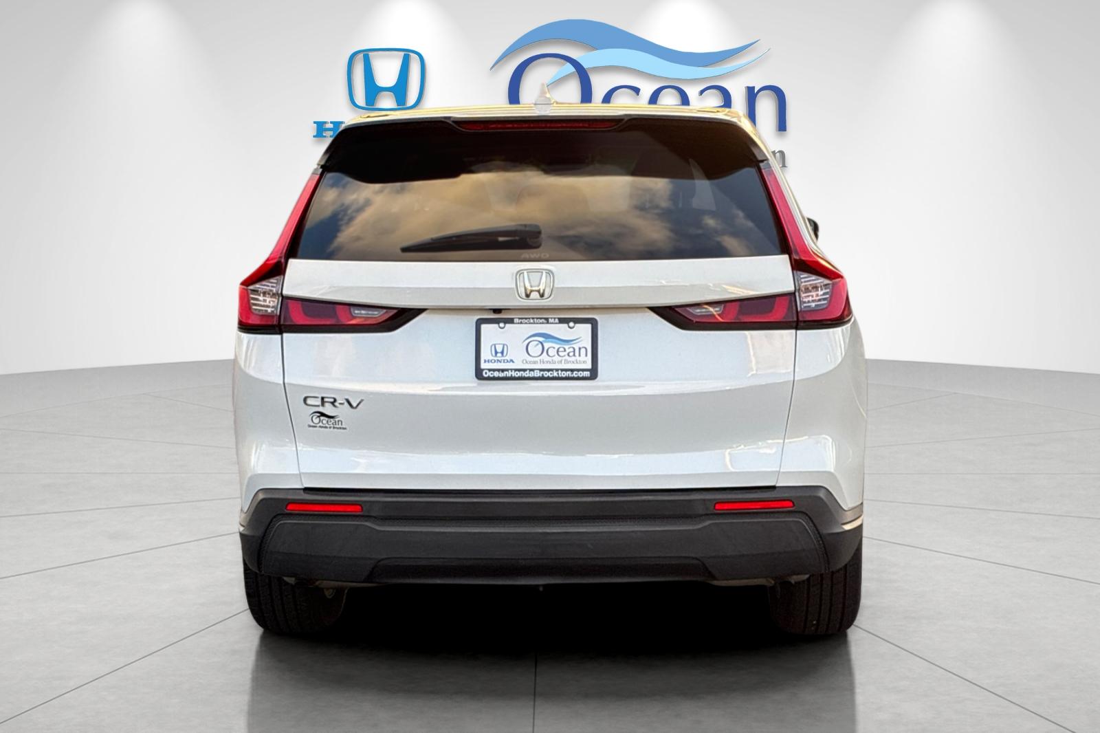 Used 2023 Platinum White Pearl Honda EX image 4