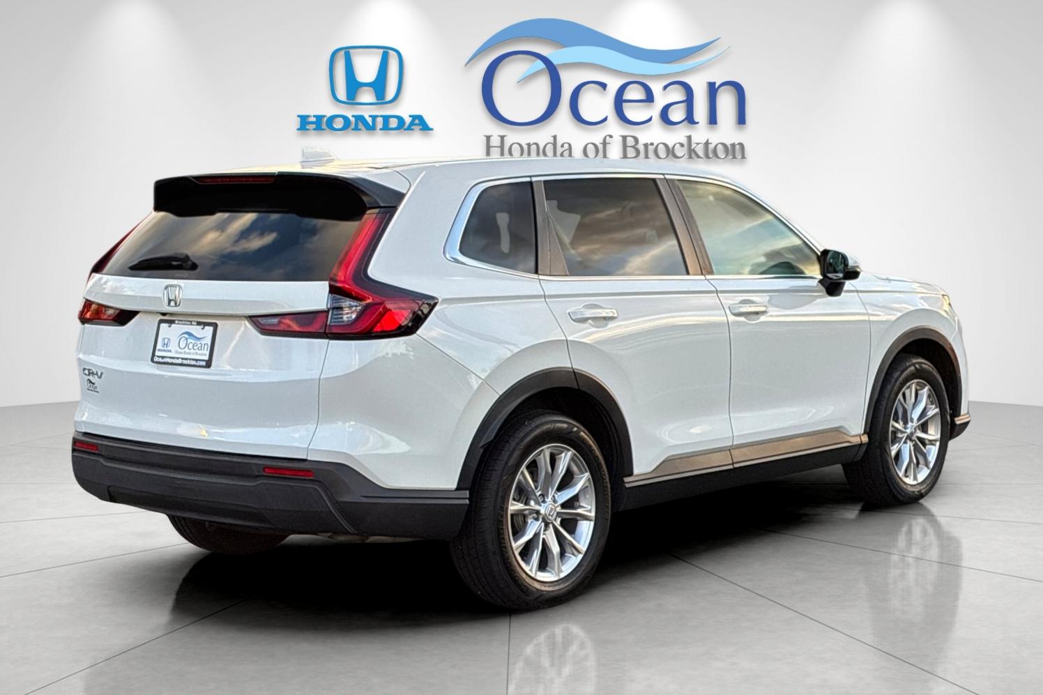 Used 2023 Platinum White Pearl Honda EX image 3