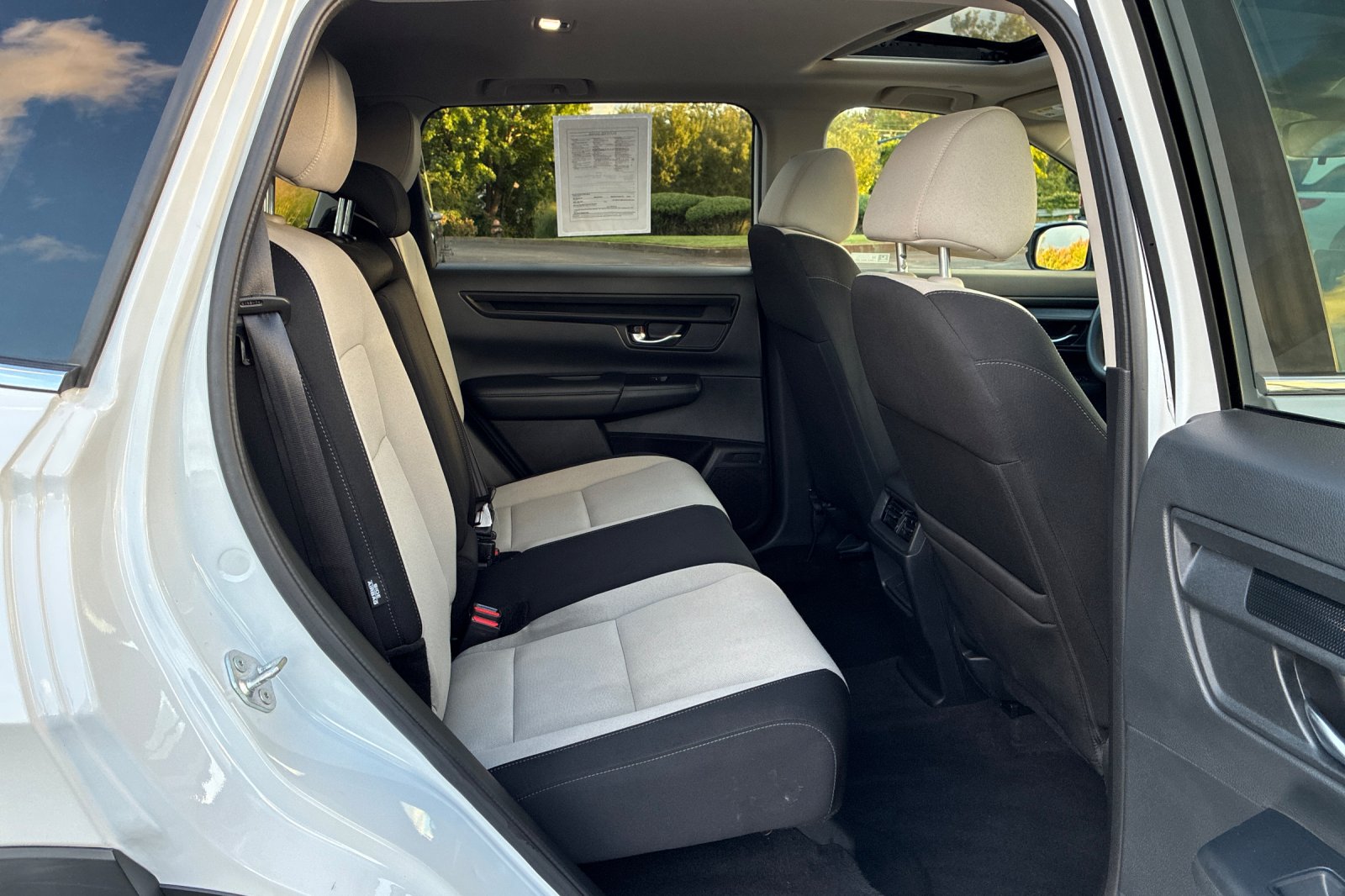 Used 2023 Platinum White Pearl Honda EX image 18