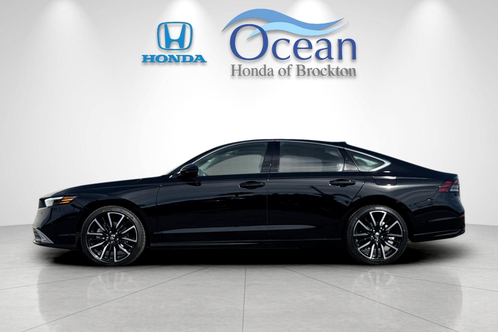 New 2026 Crystal Black Pearl Honda Touring image 2