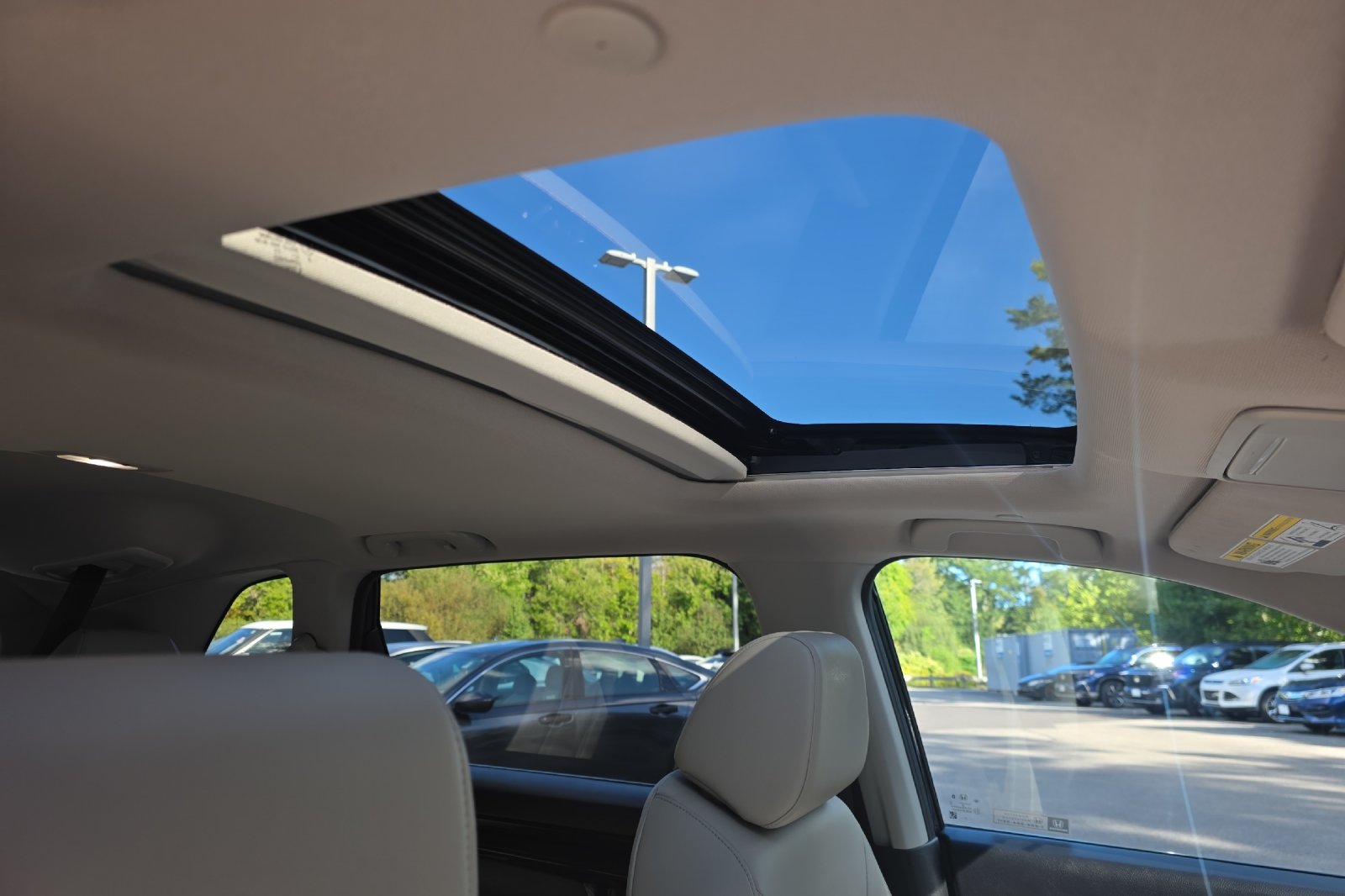 Used 2024 Meteorite Gray Metallic Honda EX-L image 18
