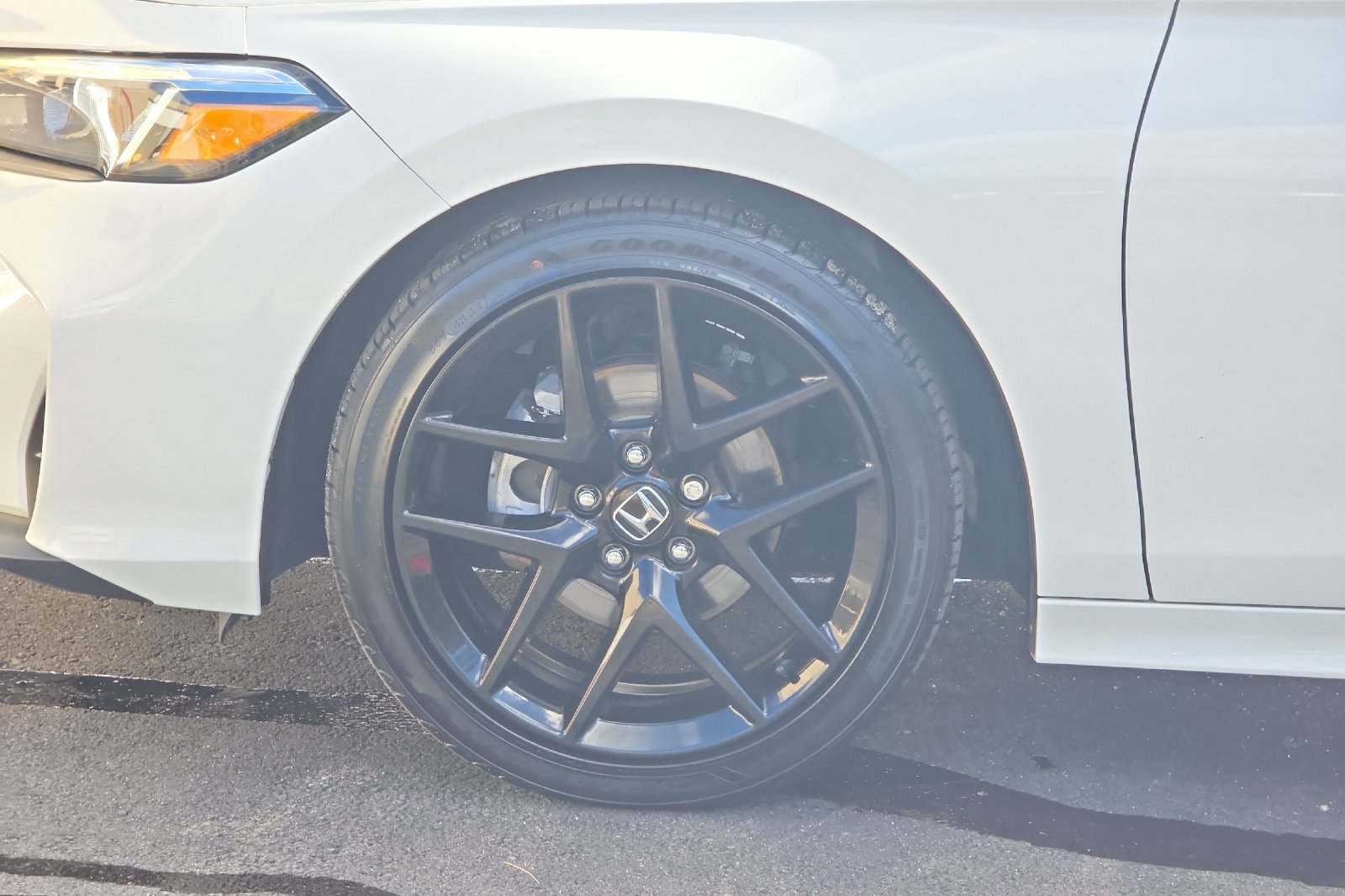 Used 2025 Platinum White Pearl Honda Sport image 23
