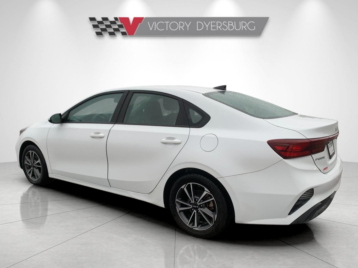Used 2022 White Kia LXS image 6