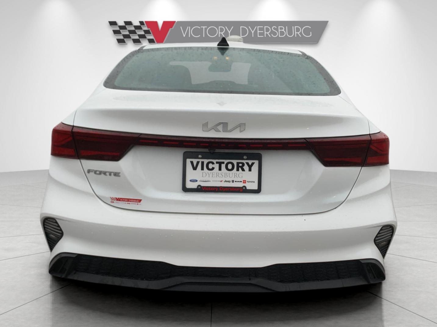 Used 2022 White Kia LXS image 5