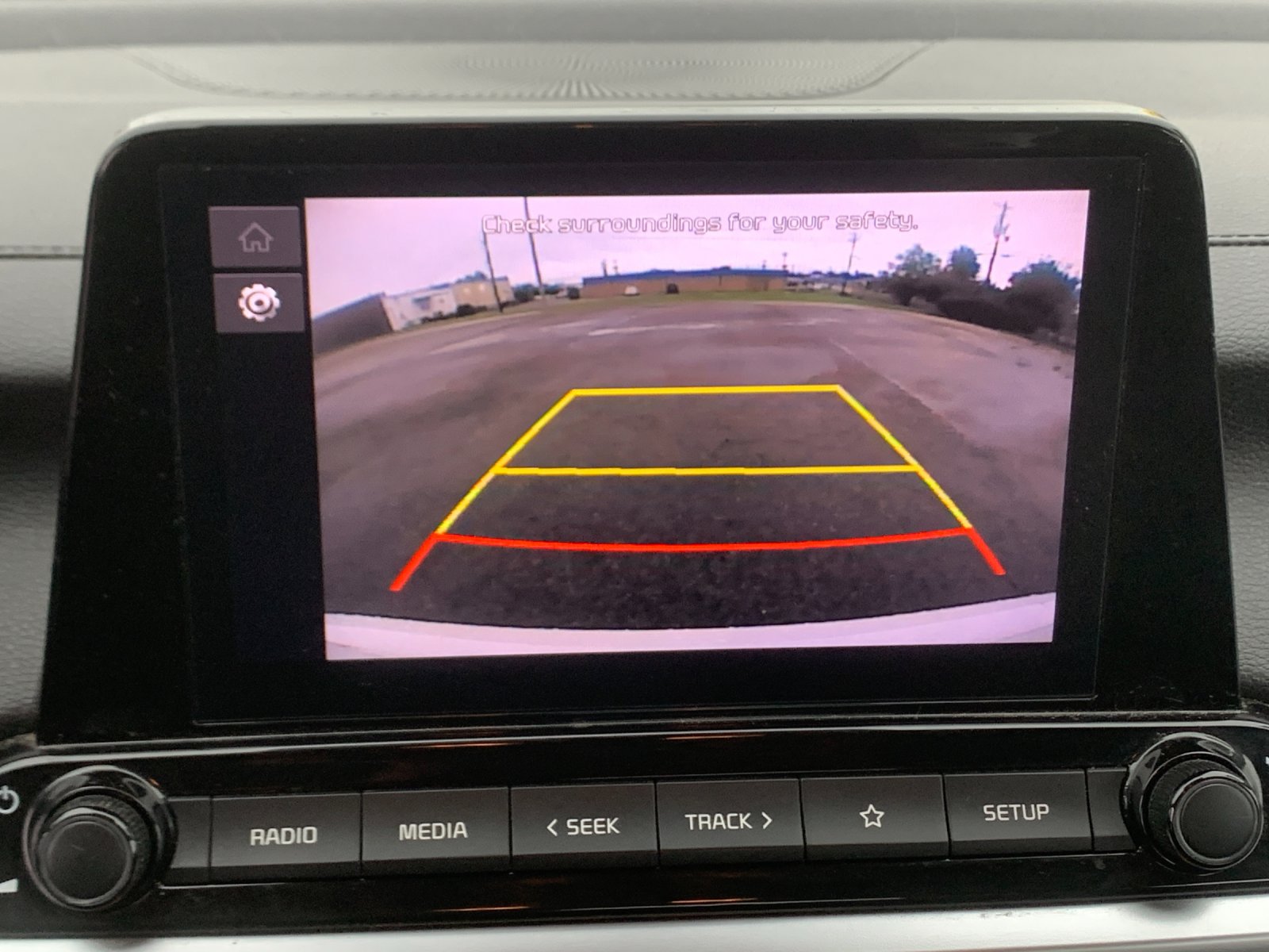 Used 2022 White Kia LXS image 25