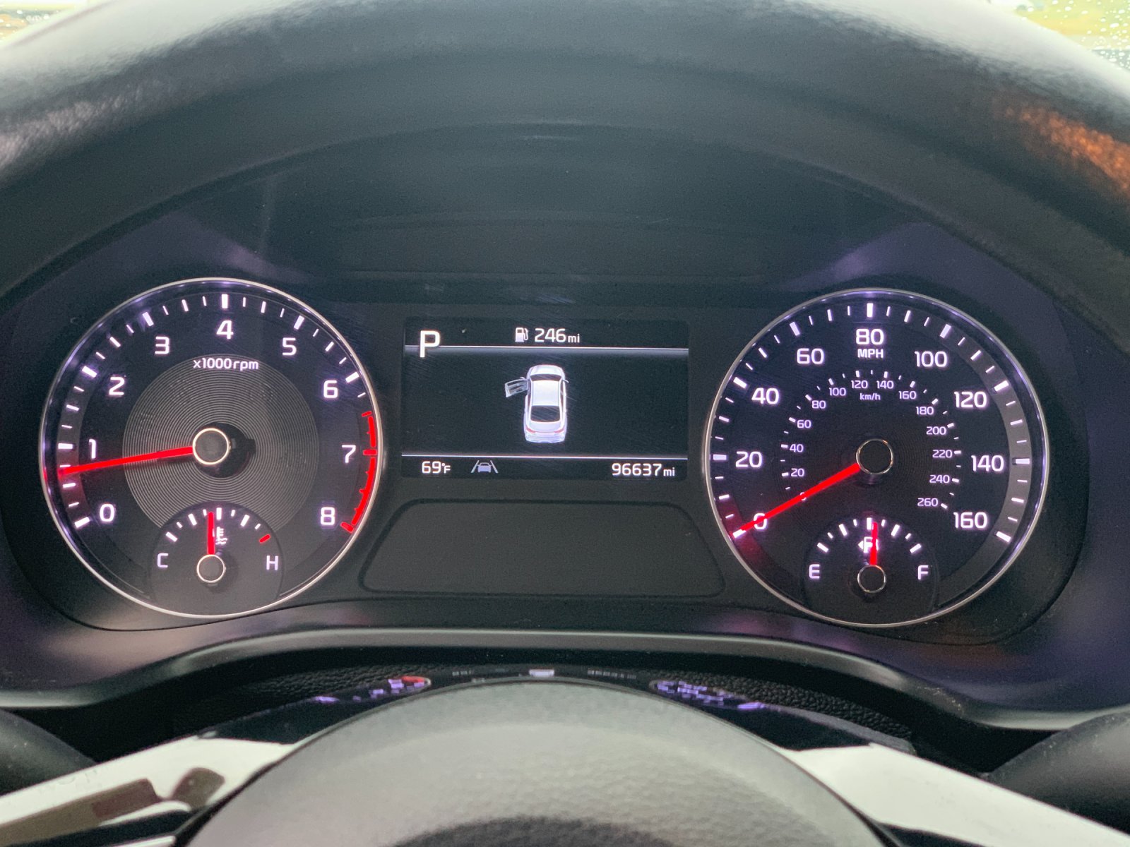 Used 2022 White Kia LXS image 32