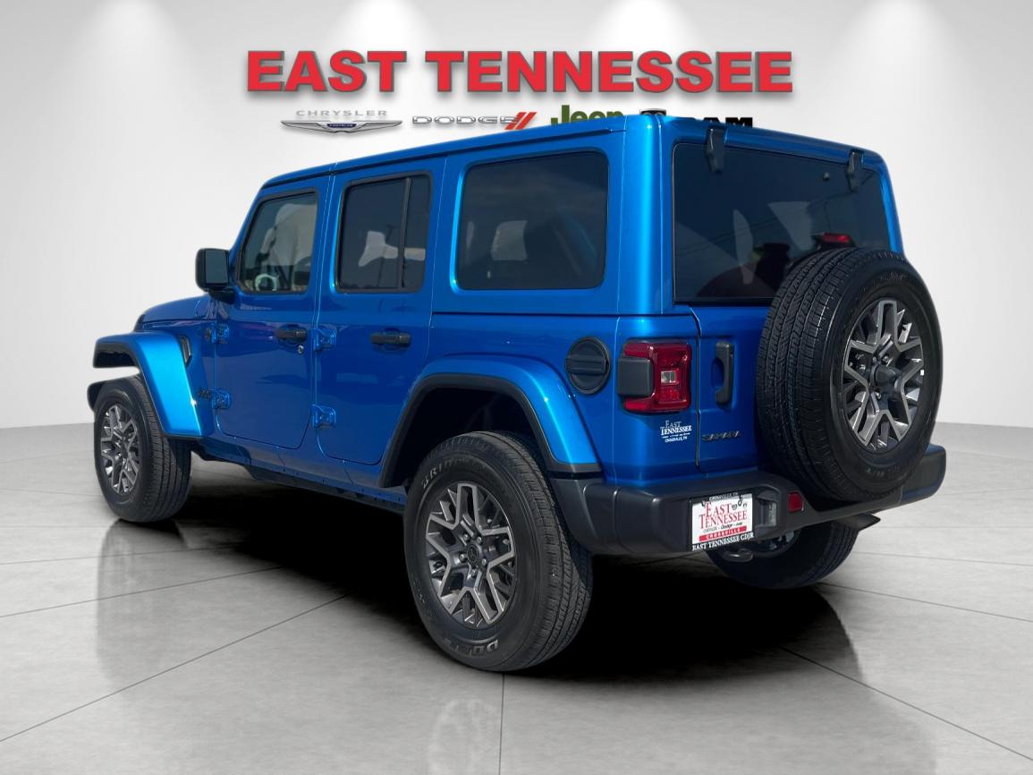 Used 2025 Blue Jeep Sahara image 5