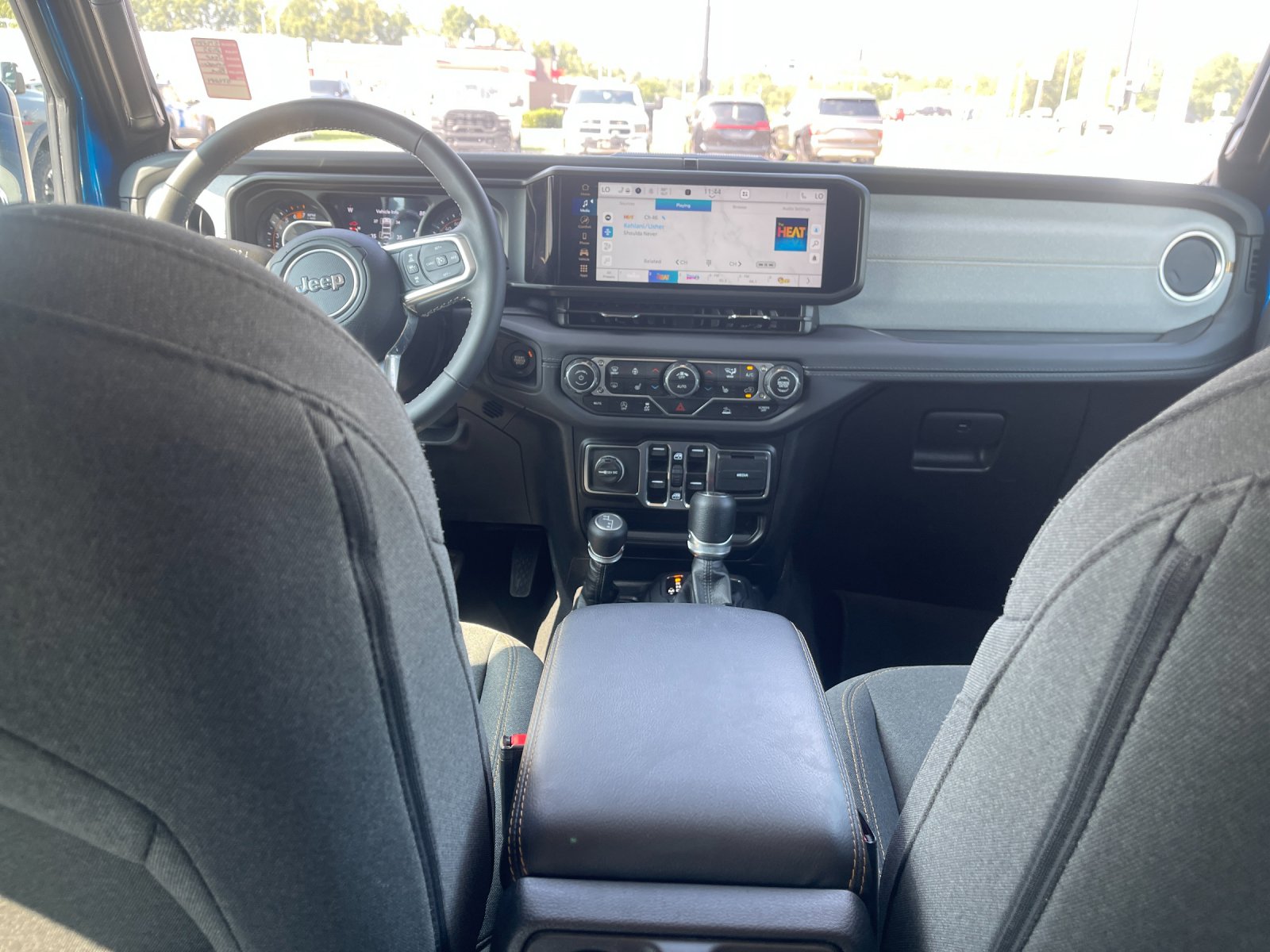 Used 2025 Blue Jeep Sahara image 15