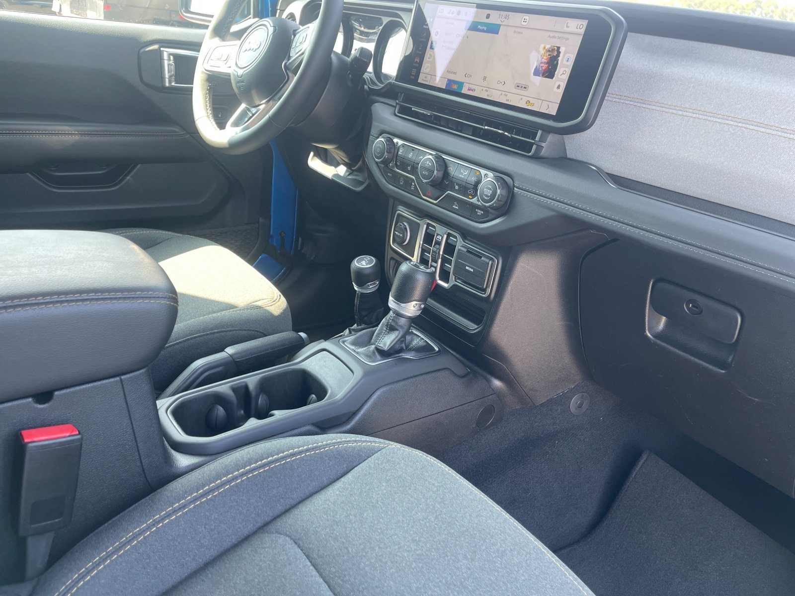 Used 2025 Blue Jeep Sahara image 18