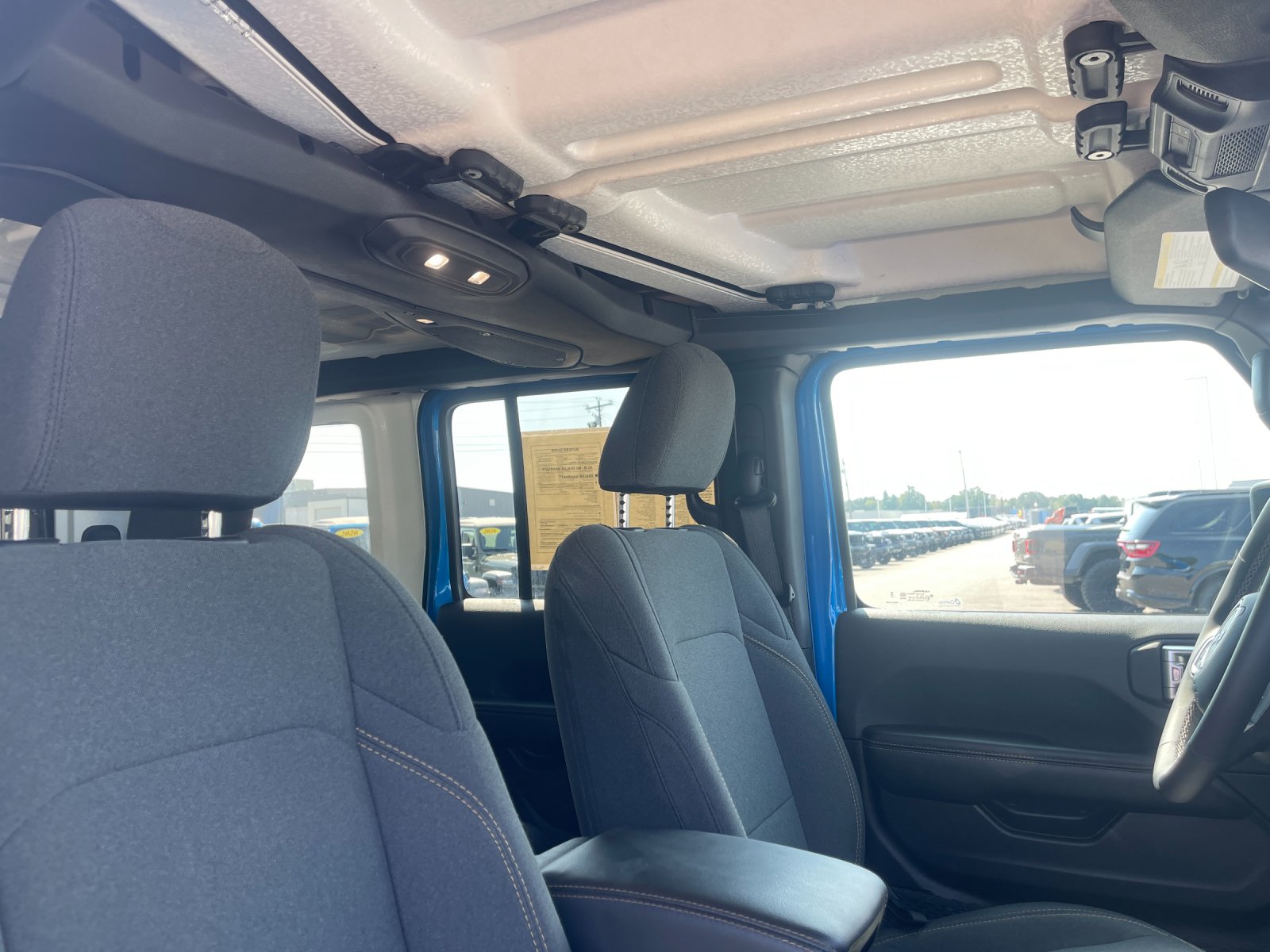 Used 2025 Blue Jeep Sahara image 19