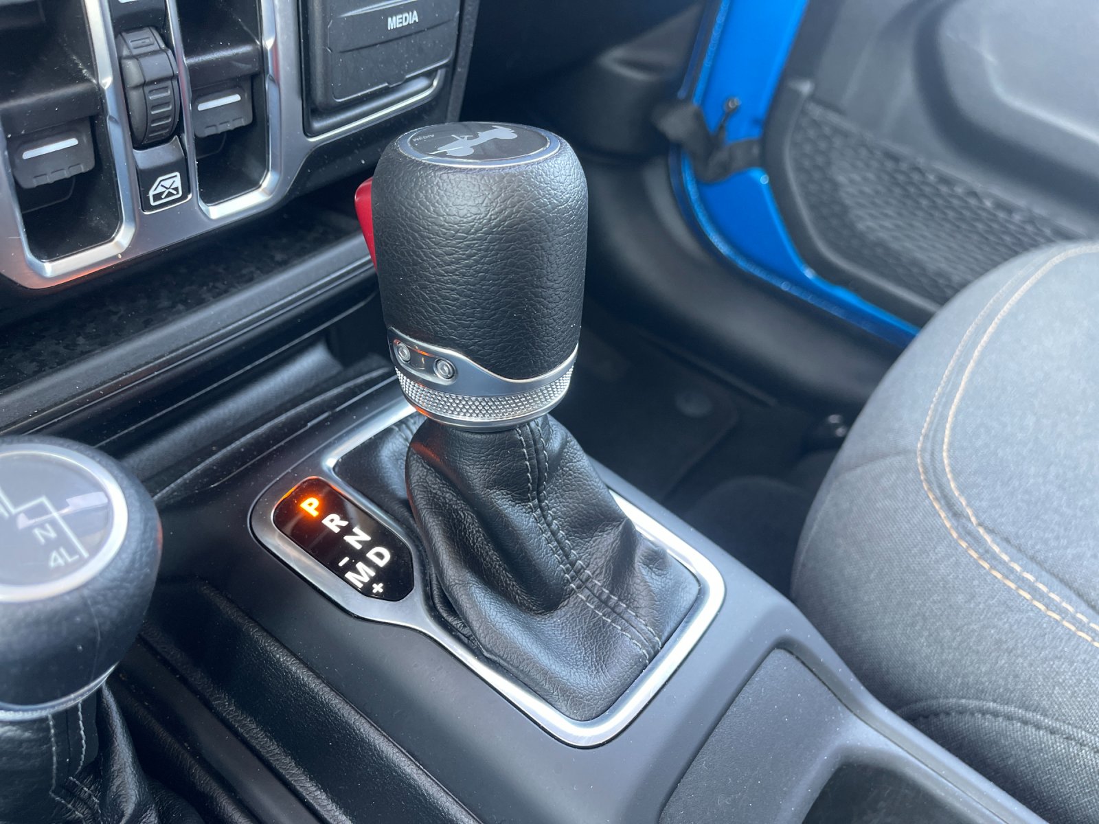 Used 2025 Blue Jeep Sahara image 24